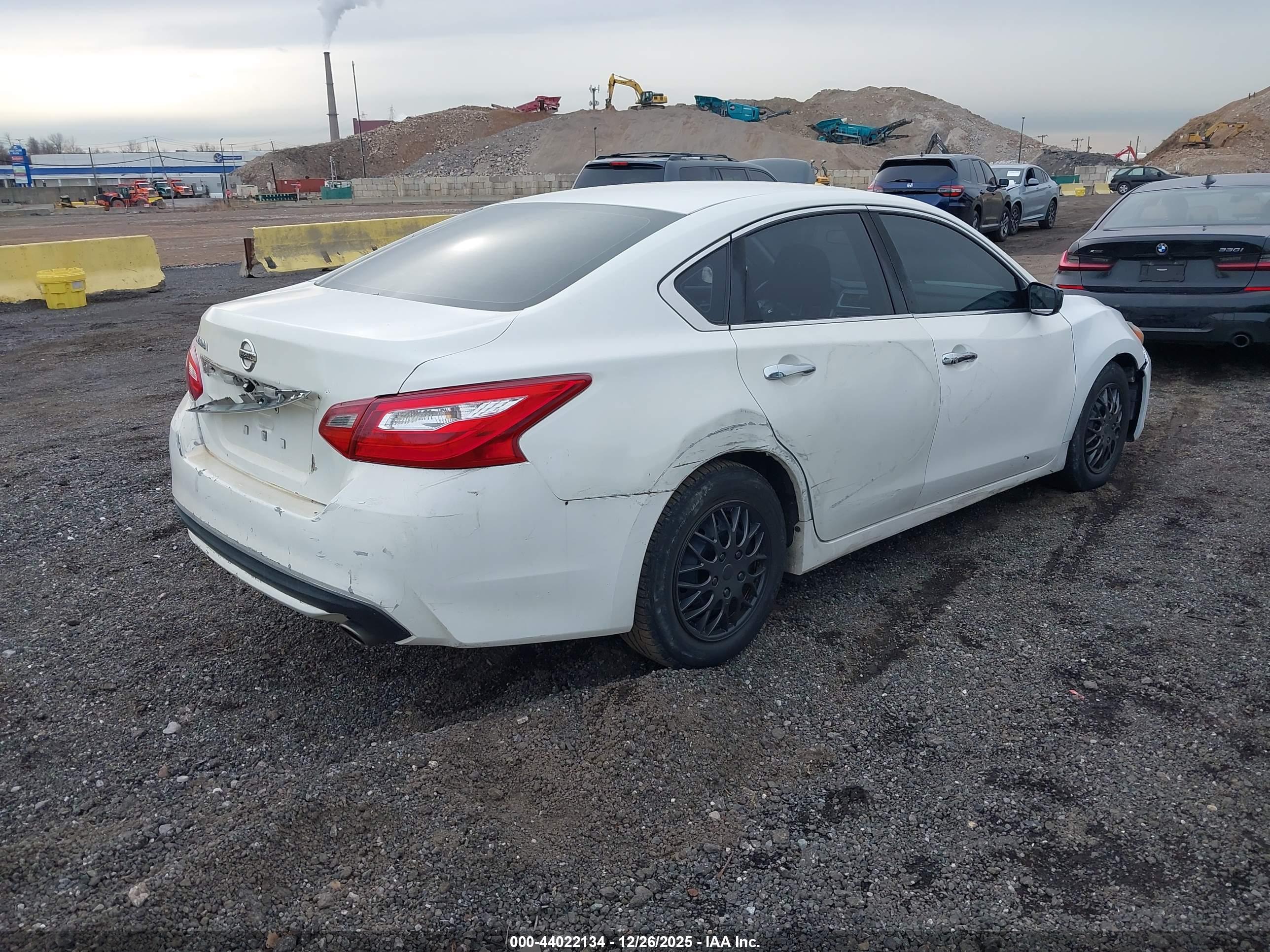 NISSAN ALTIMA image 4