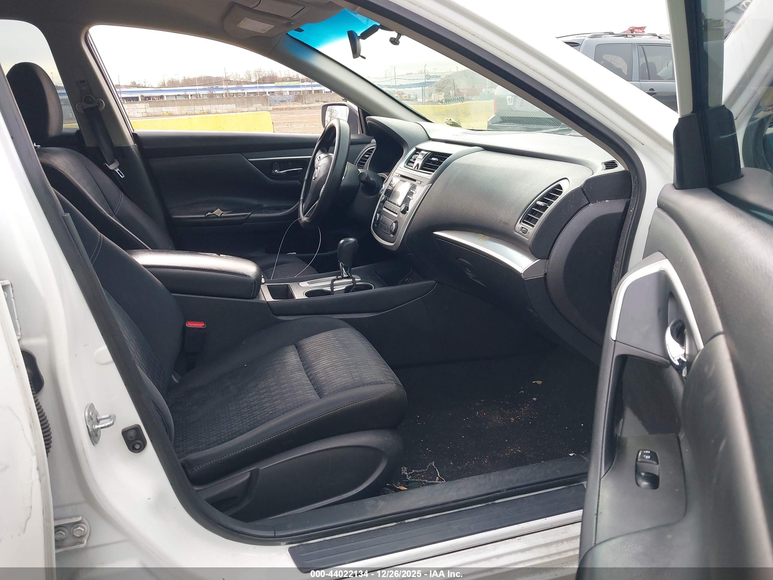 NISSAN ALTIMA image 5