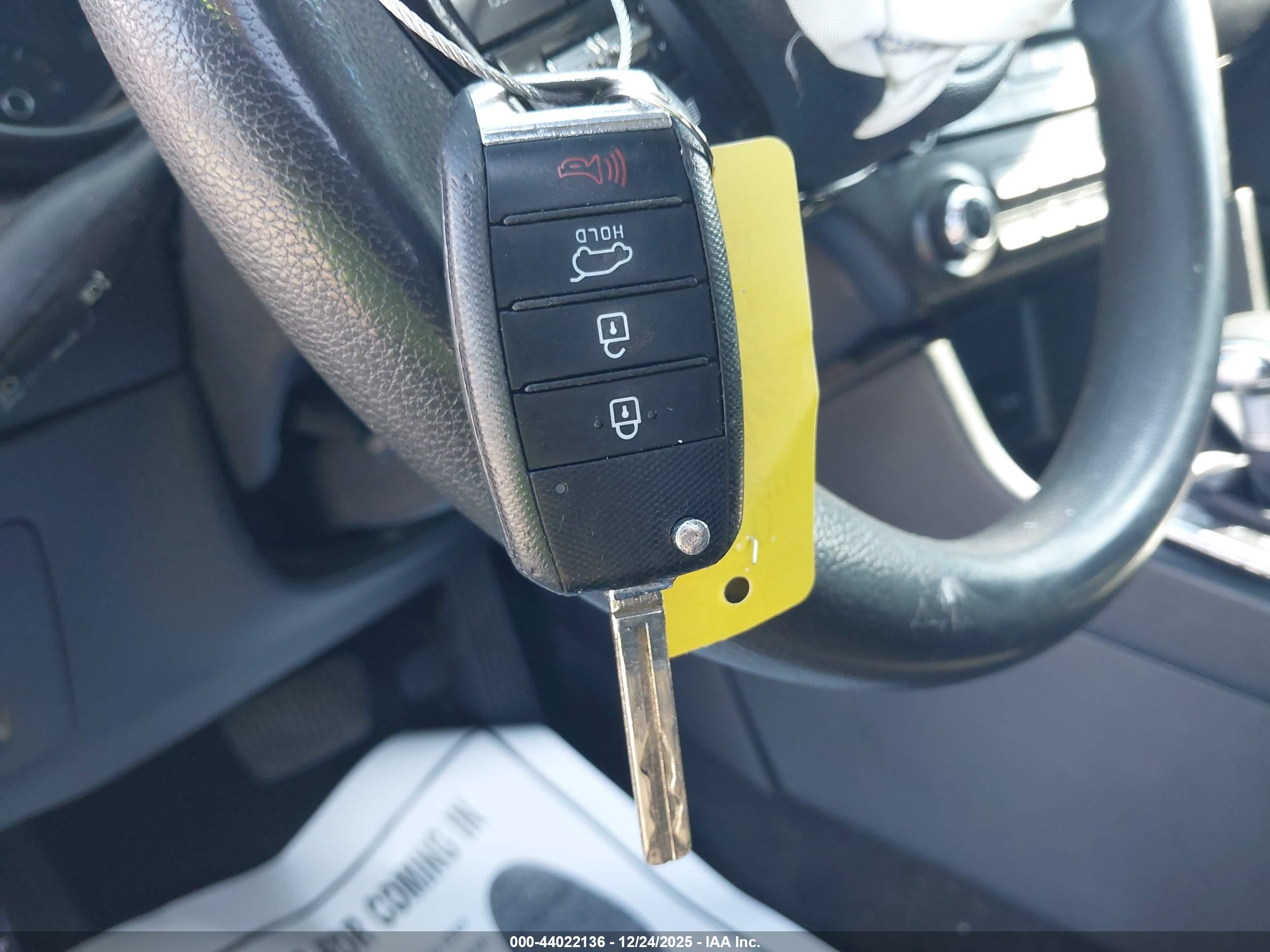 KIA SPORTAGE image 11