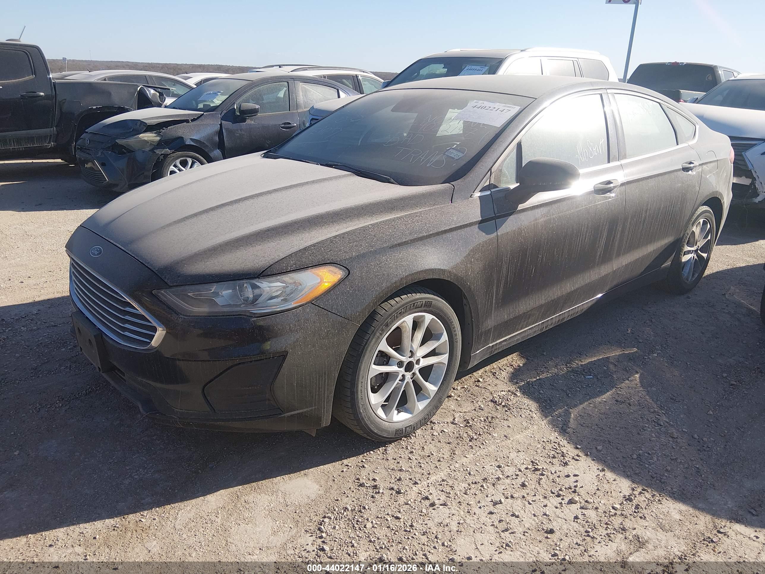 FORD FUSION image 2