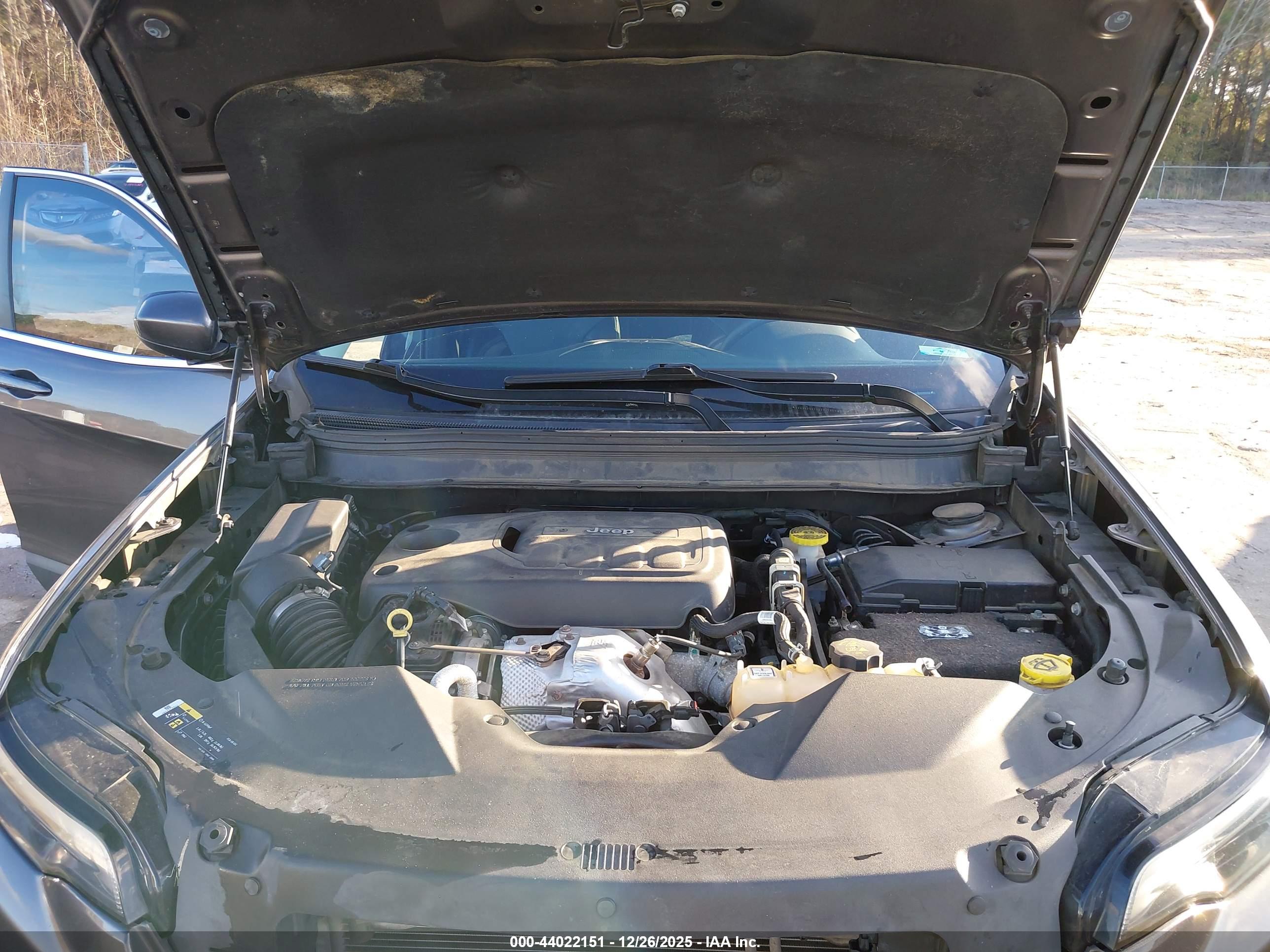 JEEP CHEROKEE image 10