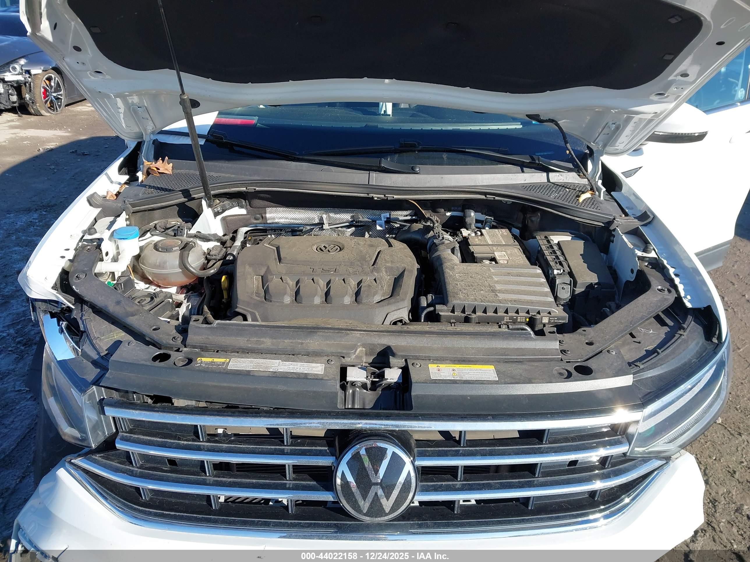 VOLKSWAGEN TIGUAN image 10
