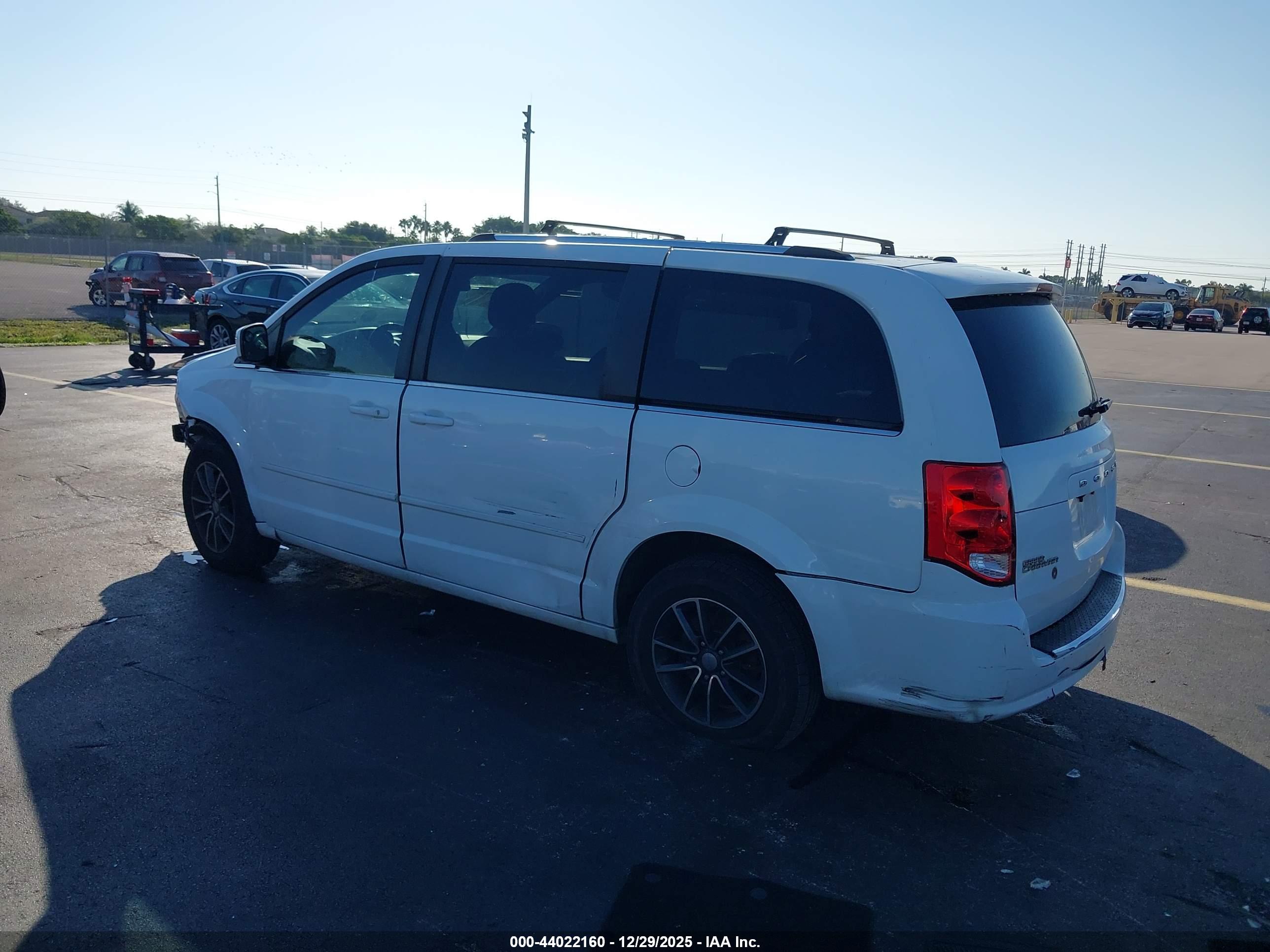 DODGE GRAND image 3