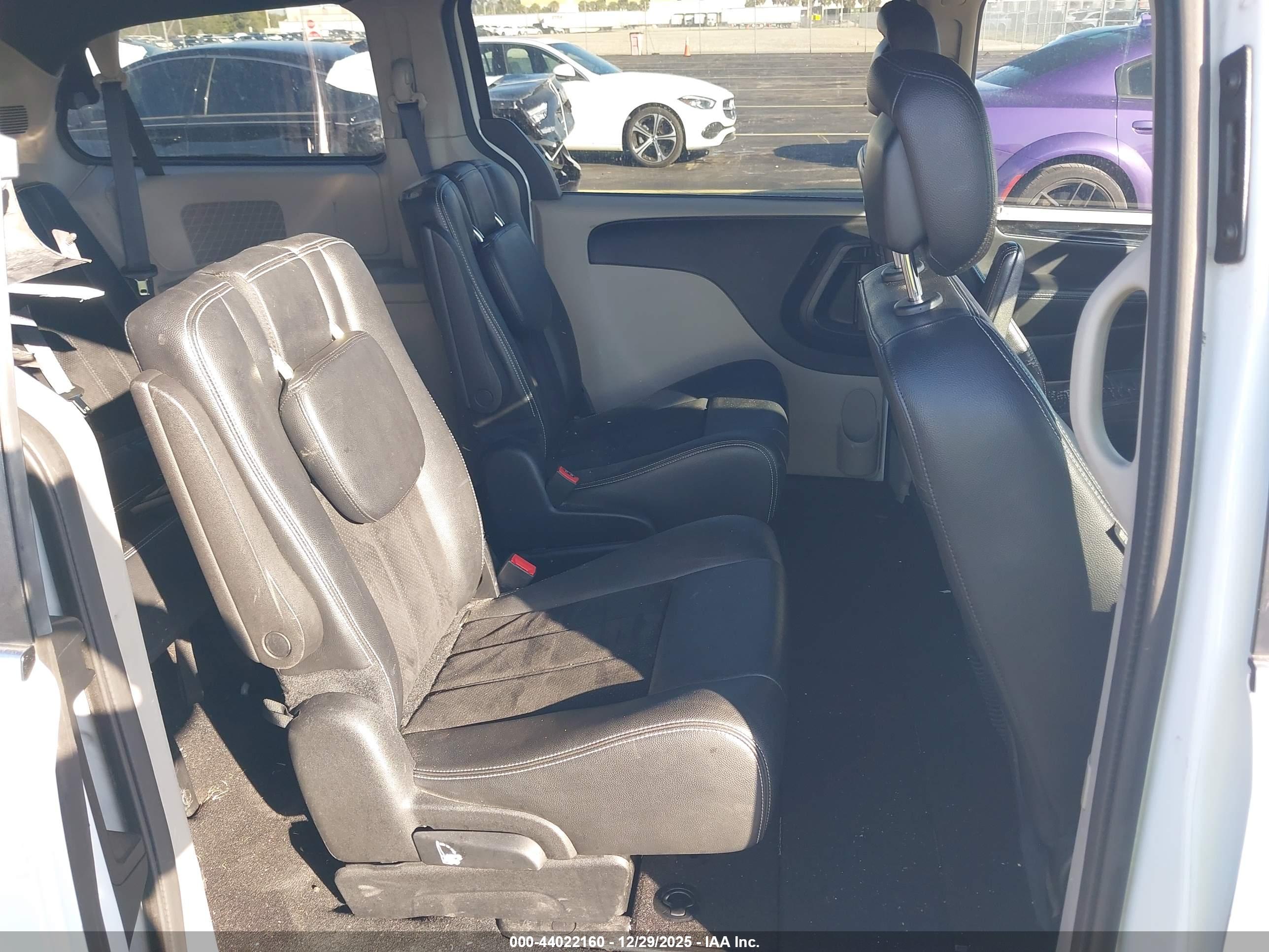 DODGE GRAND image 8