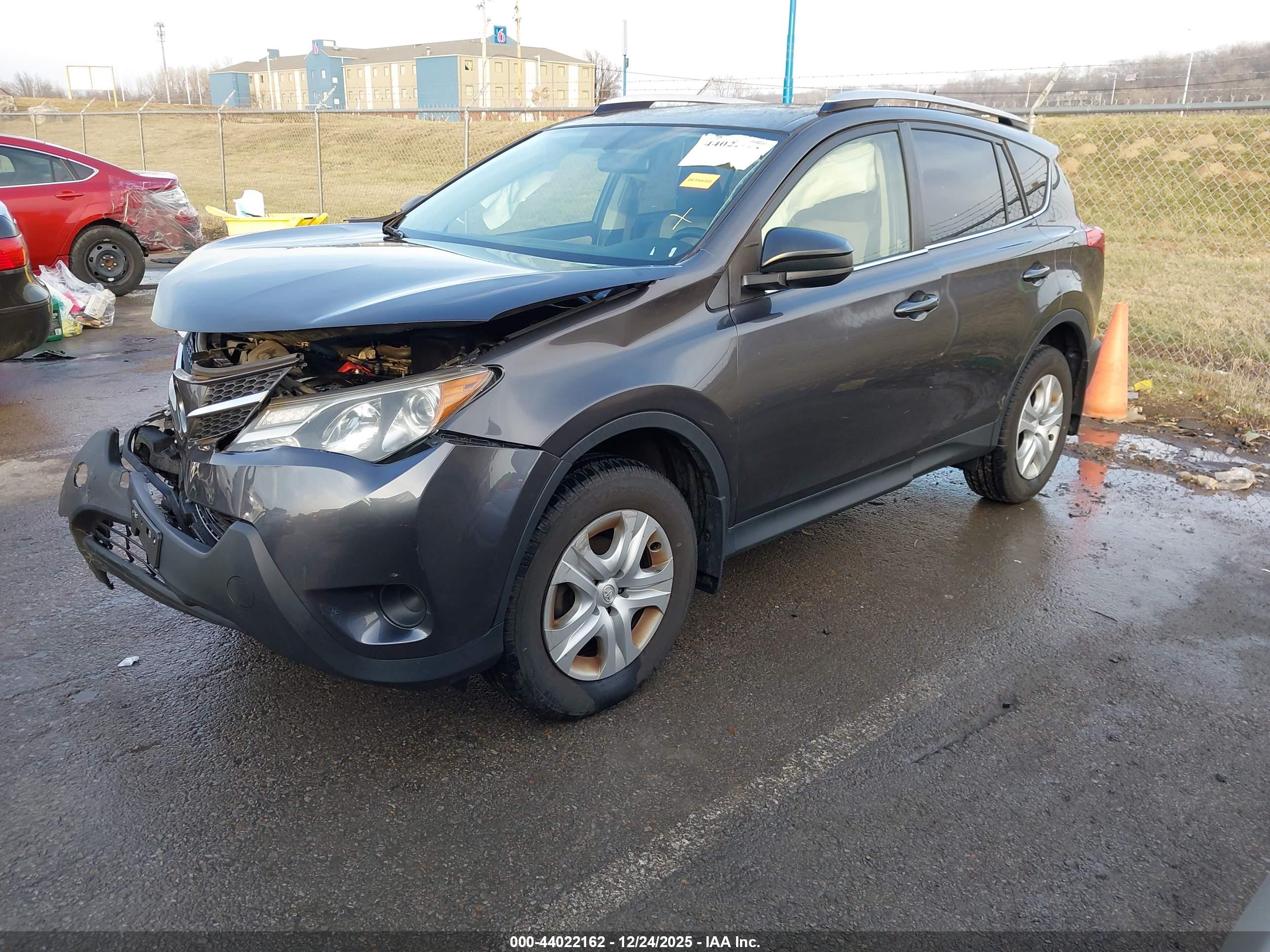 TOYOTA RAV4 image 2