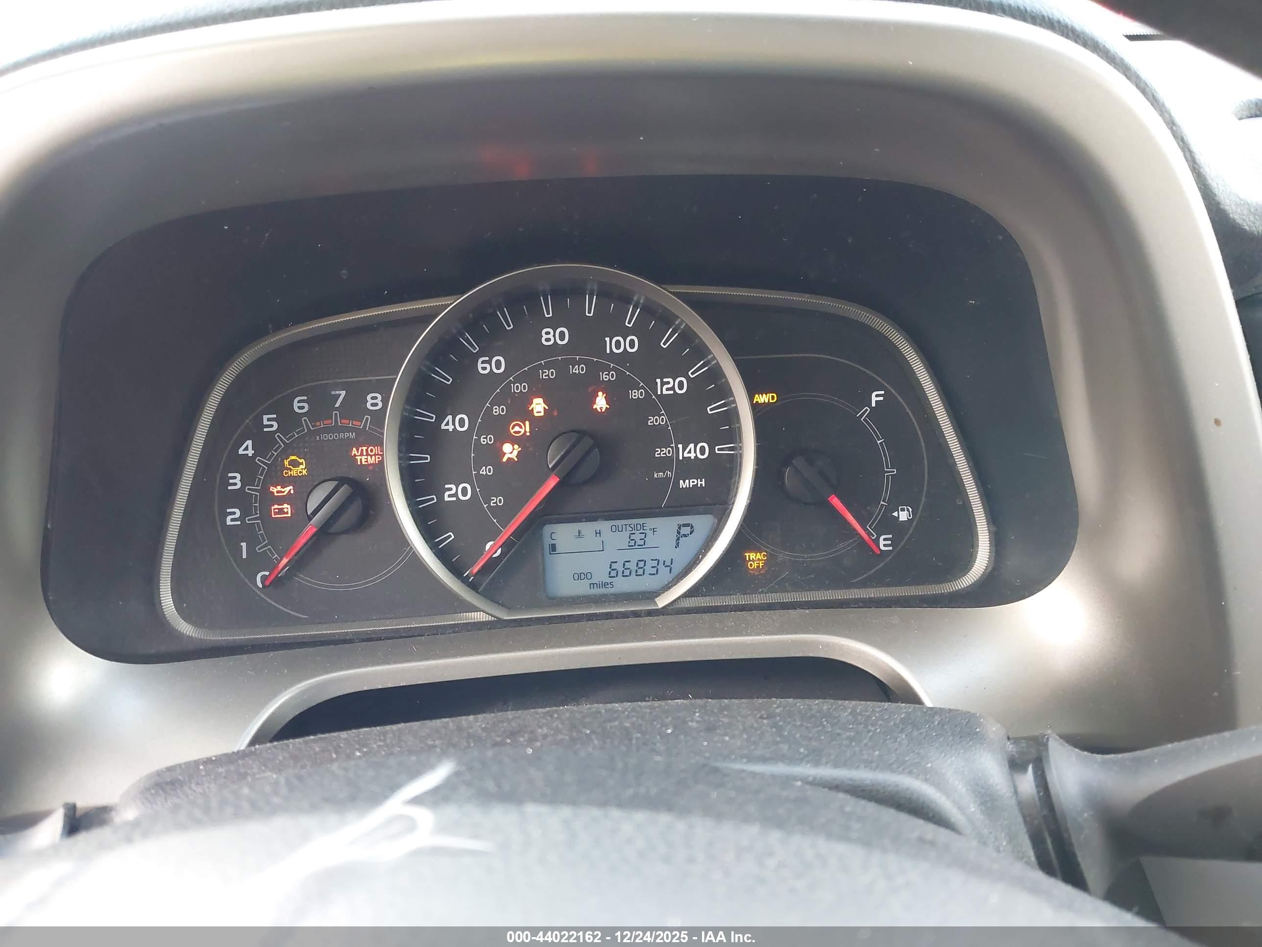 TOYOTA RAV4 image 7