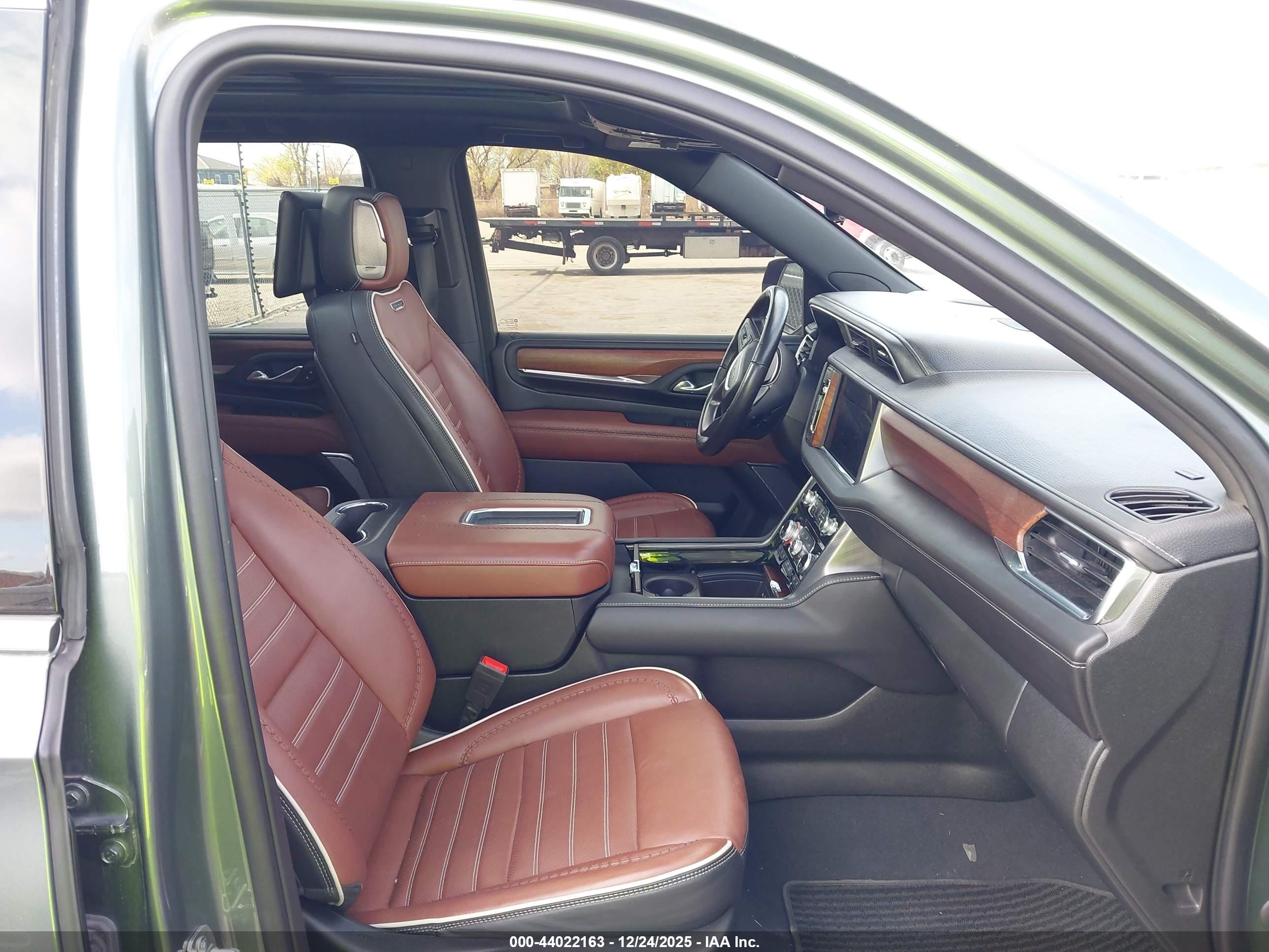 GMC YUKON image 5