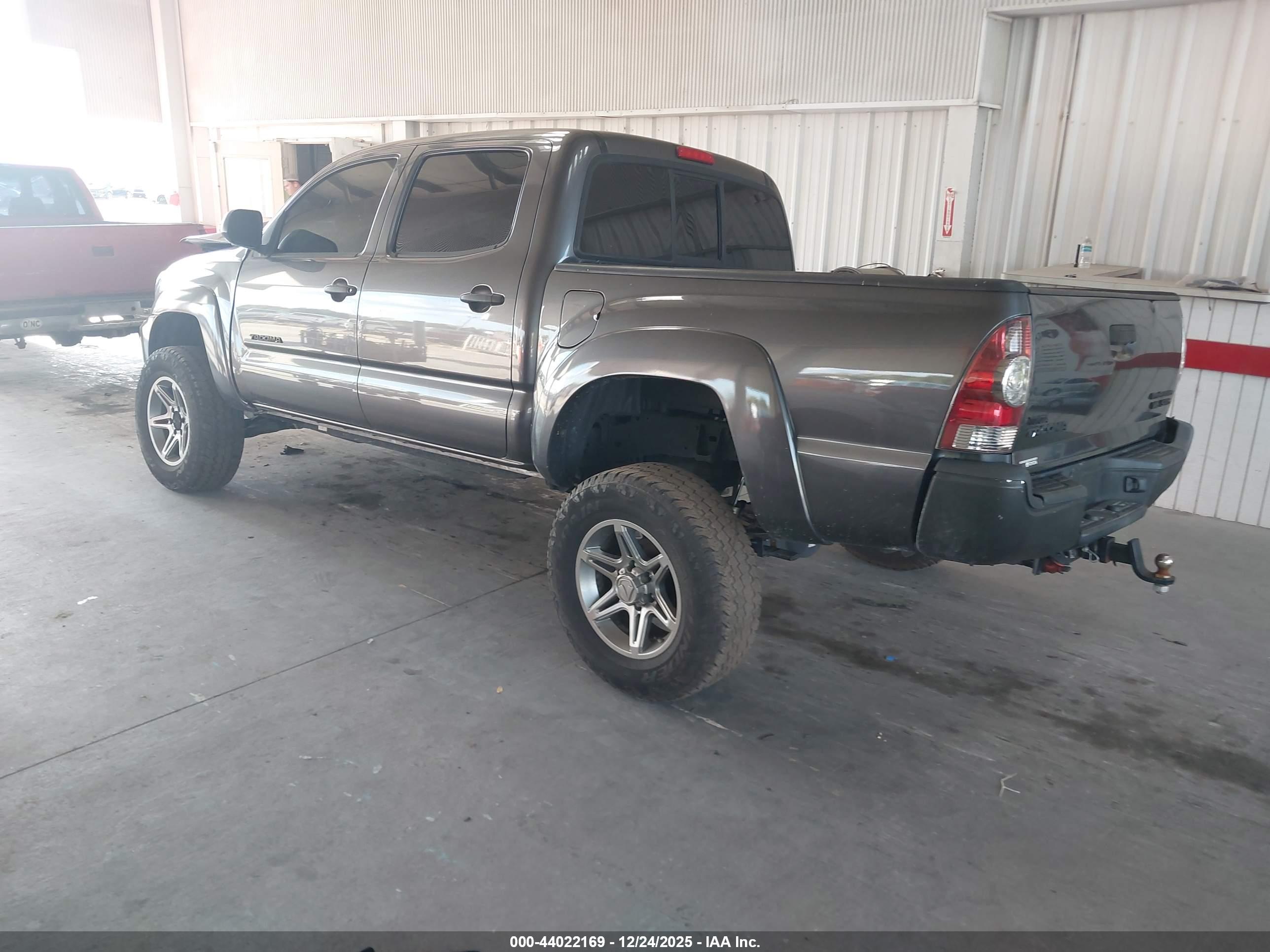 TOYOTA TACOMA image 3