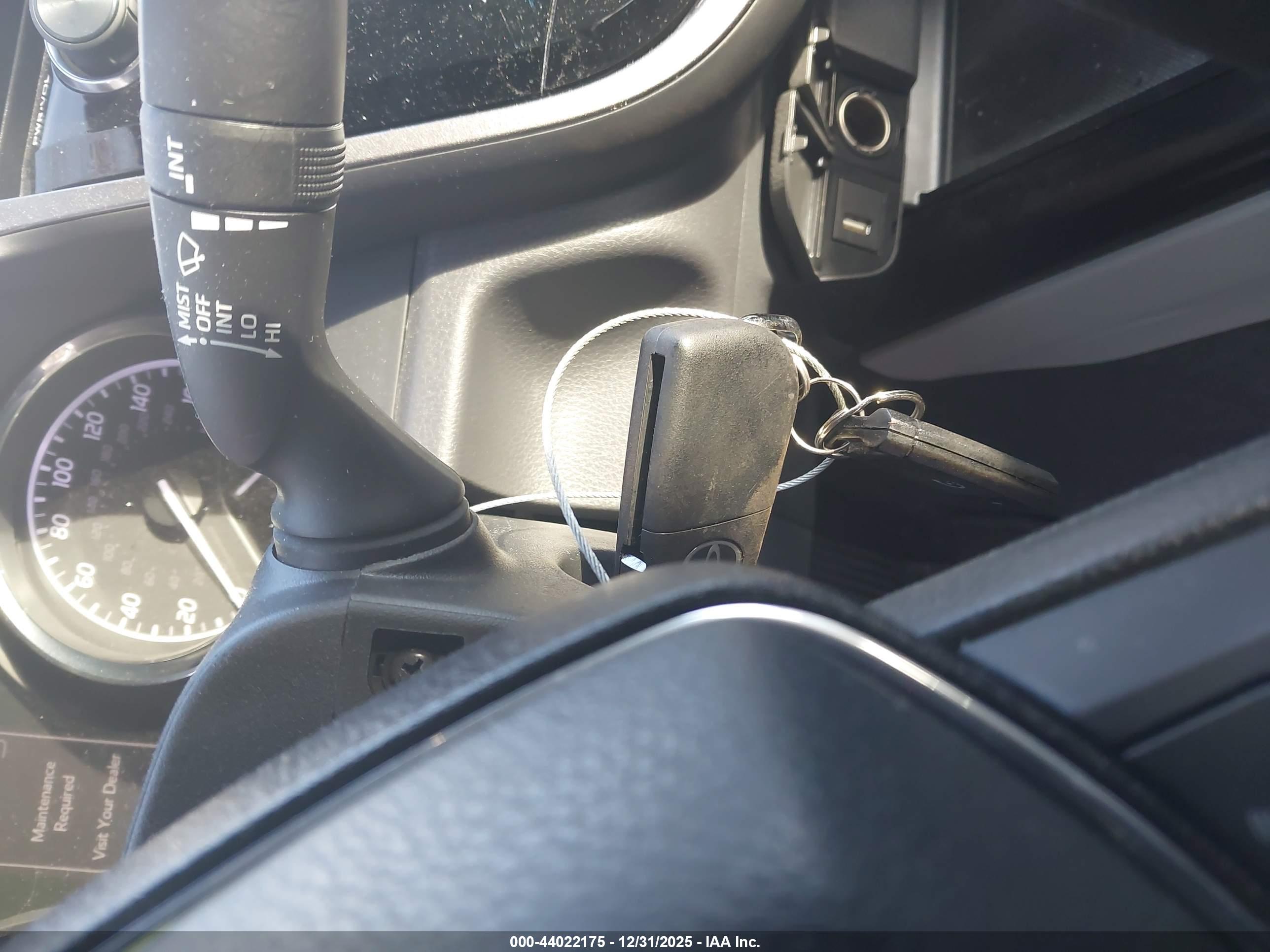 TOYOTA CAMRY image 11