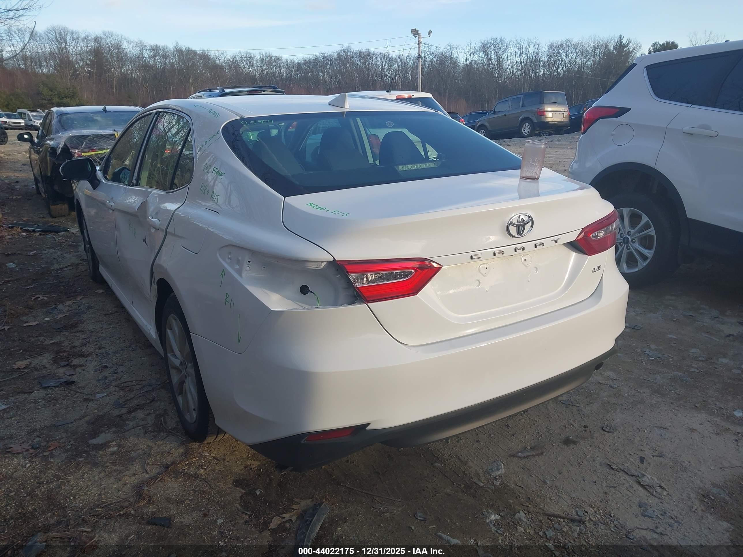 TOYOTA CAMRY image 3