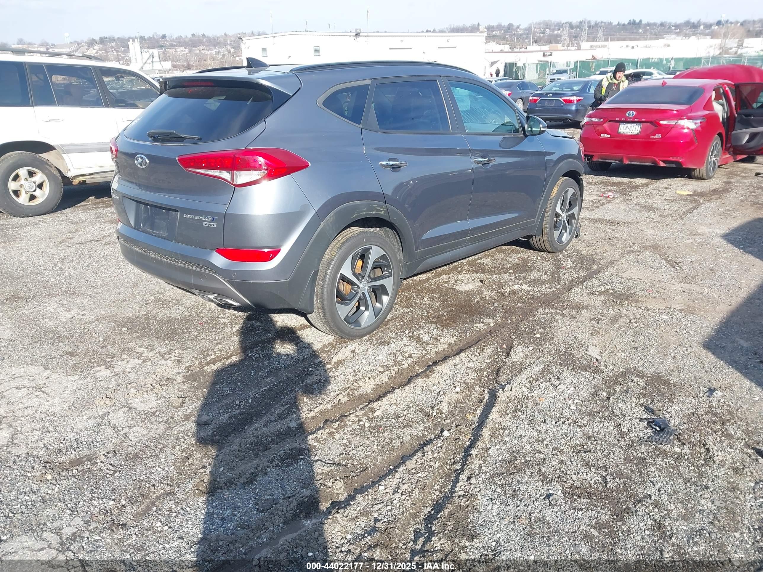 HYUNDAI TUCSON image 4
