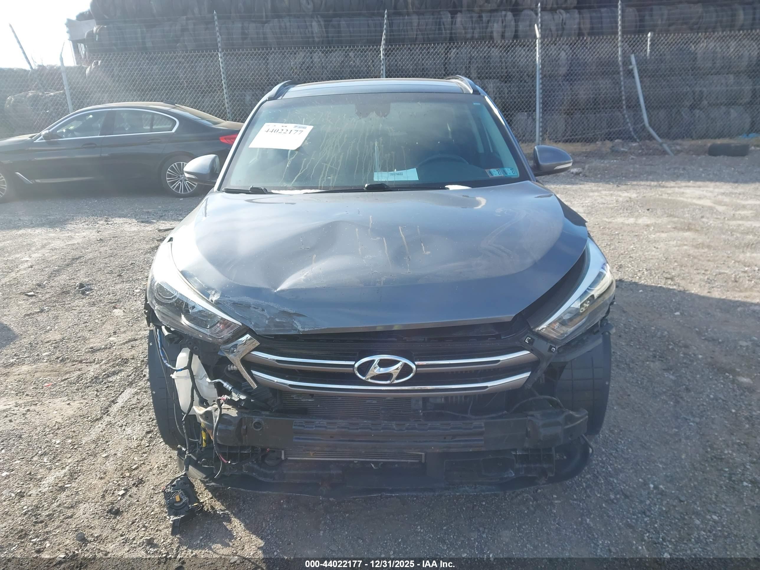 HYUNDAI TUCSON image 6