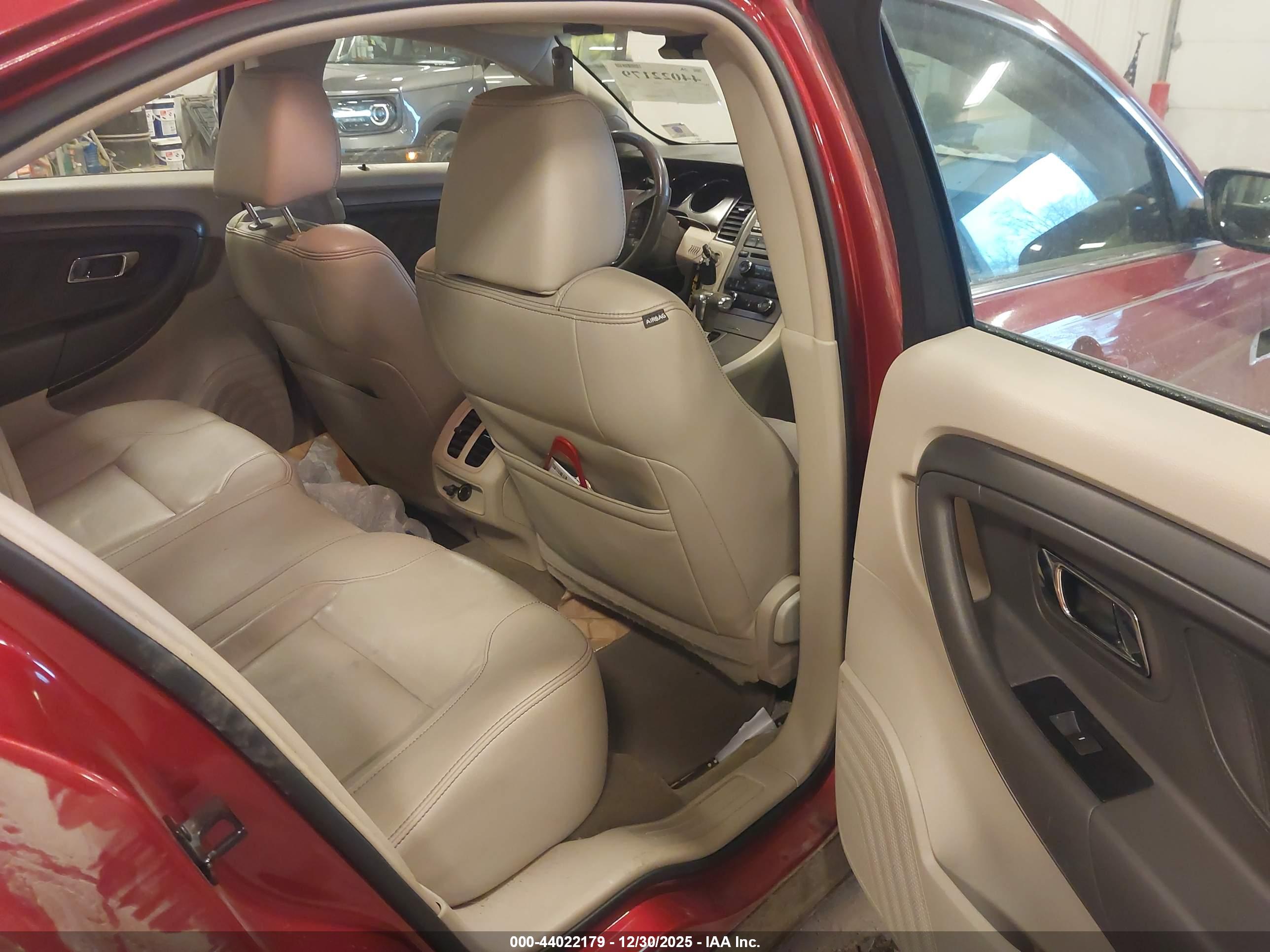 FORD TAURUS image 8