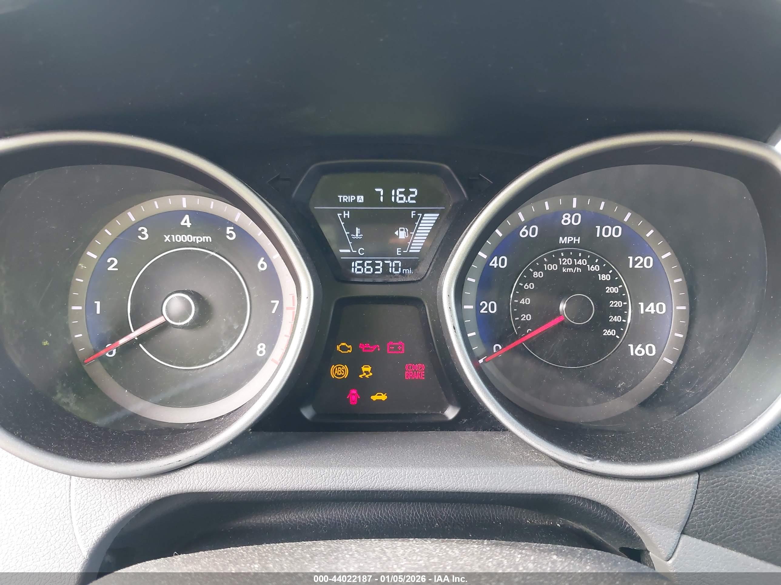 HYUNDAI ELANTRA image 7