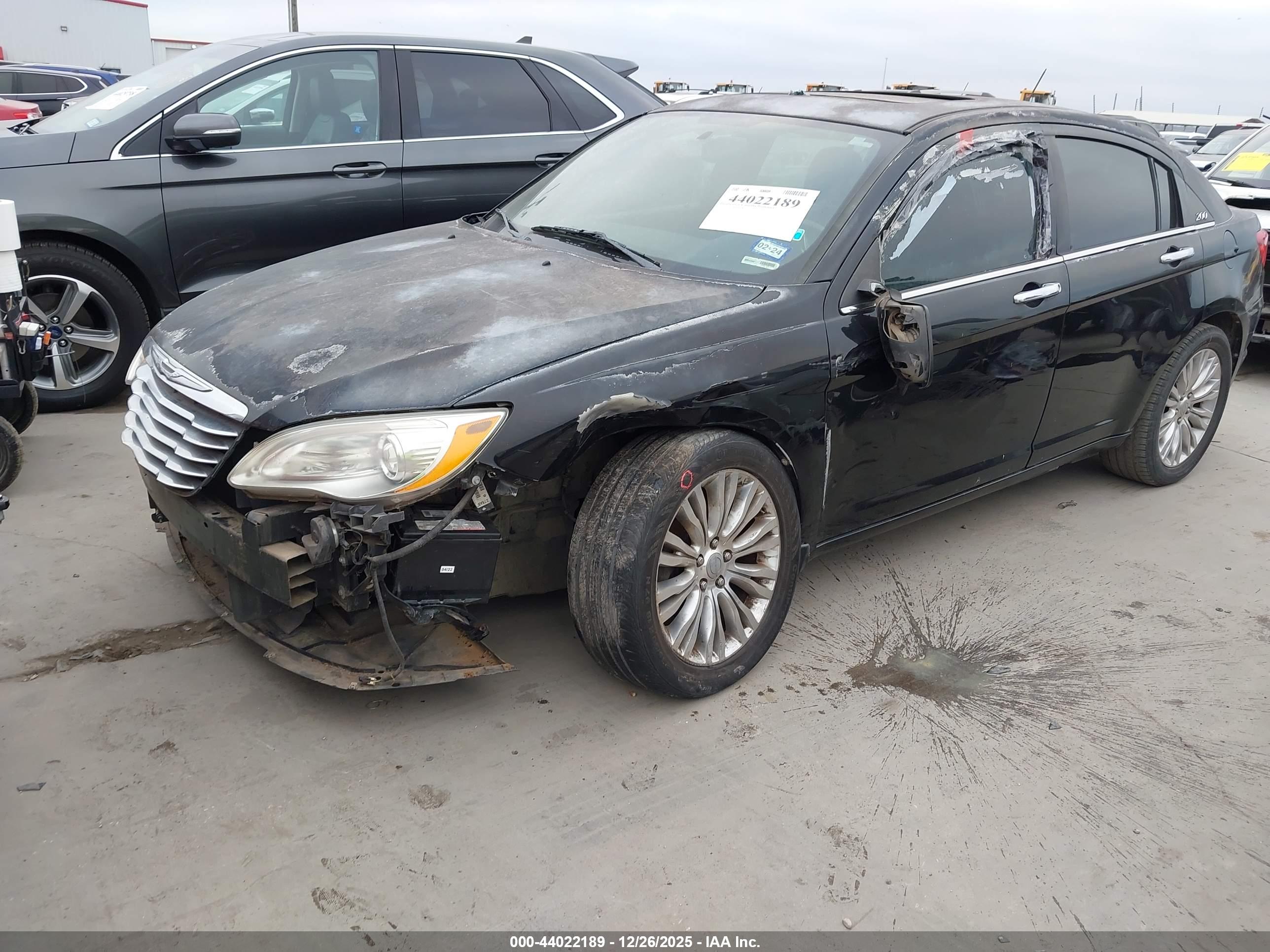 CHRYSLER 200 image 2