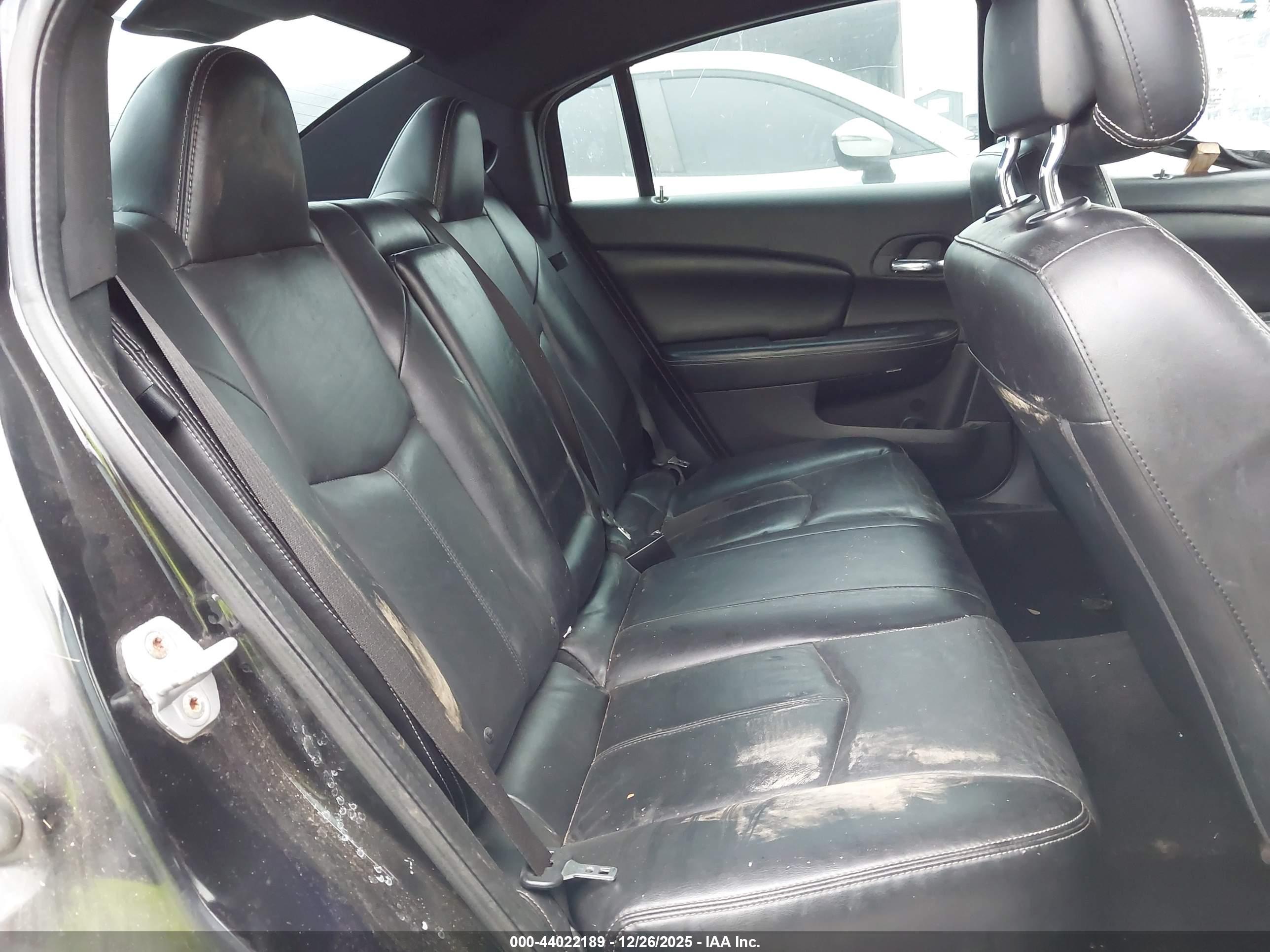 CHRYSLER 200 image 8