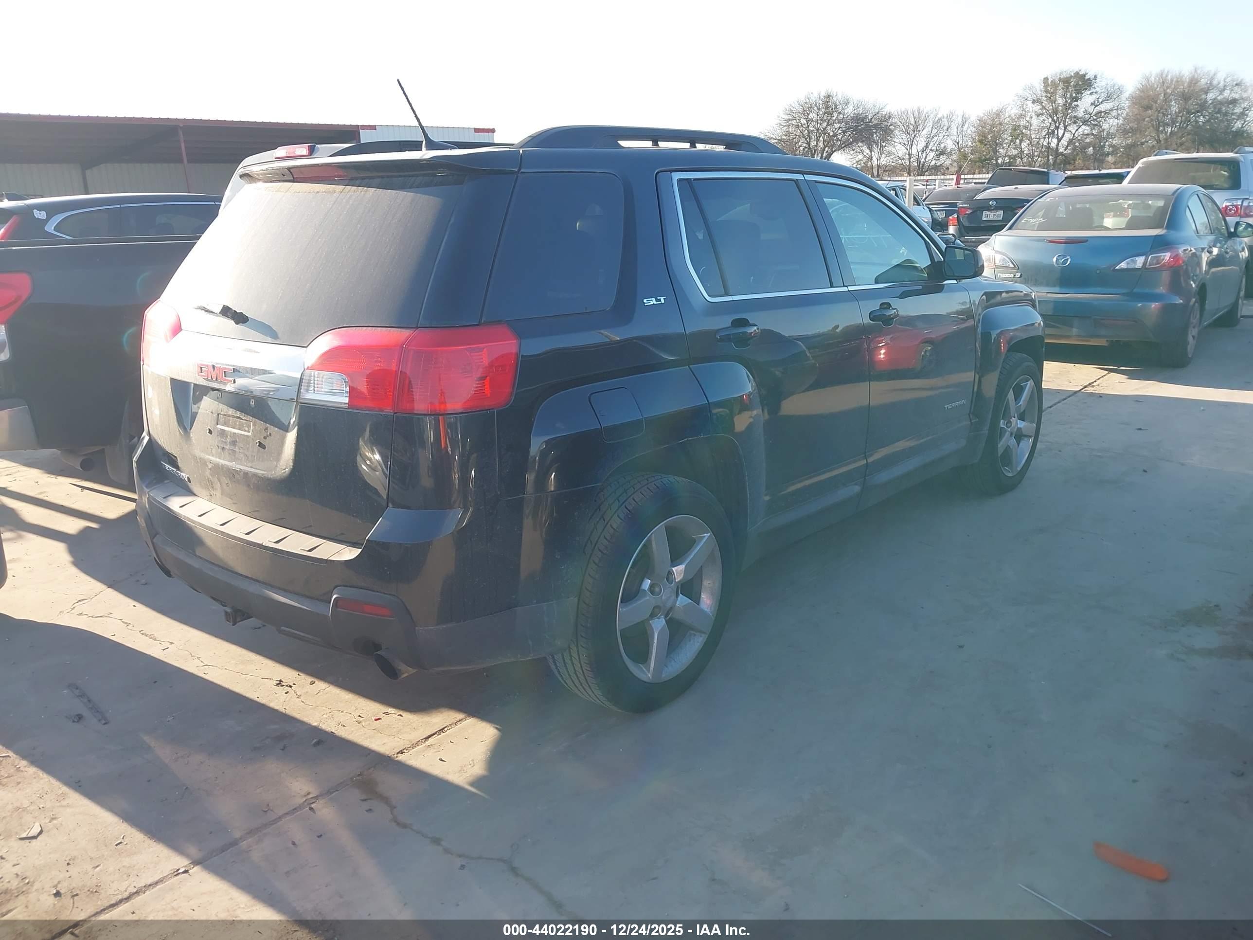 GMC TERRAIN image 4