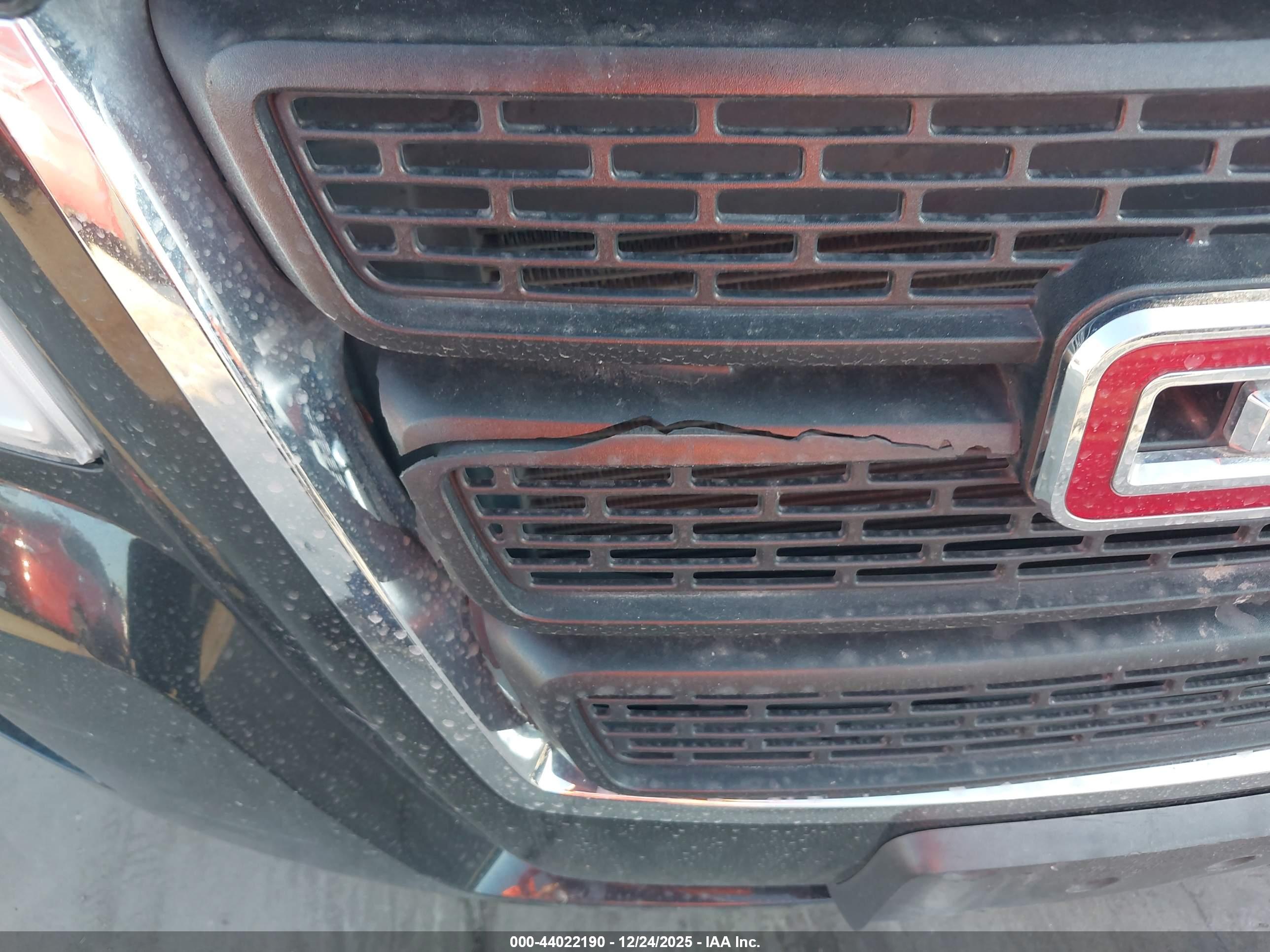 GMC TERRAIN image 6