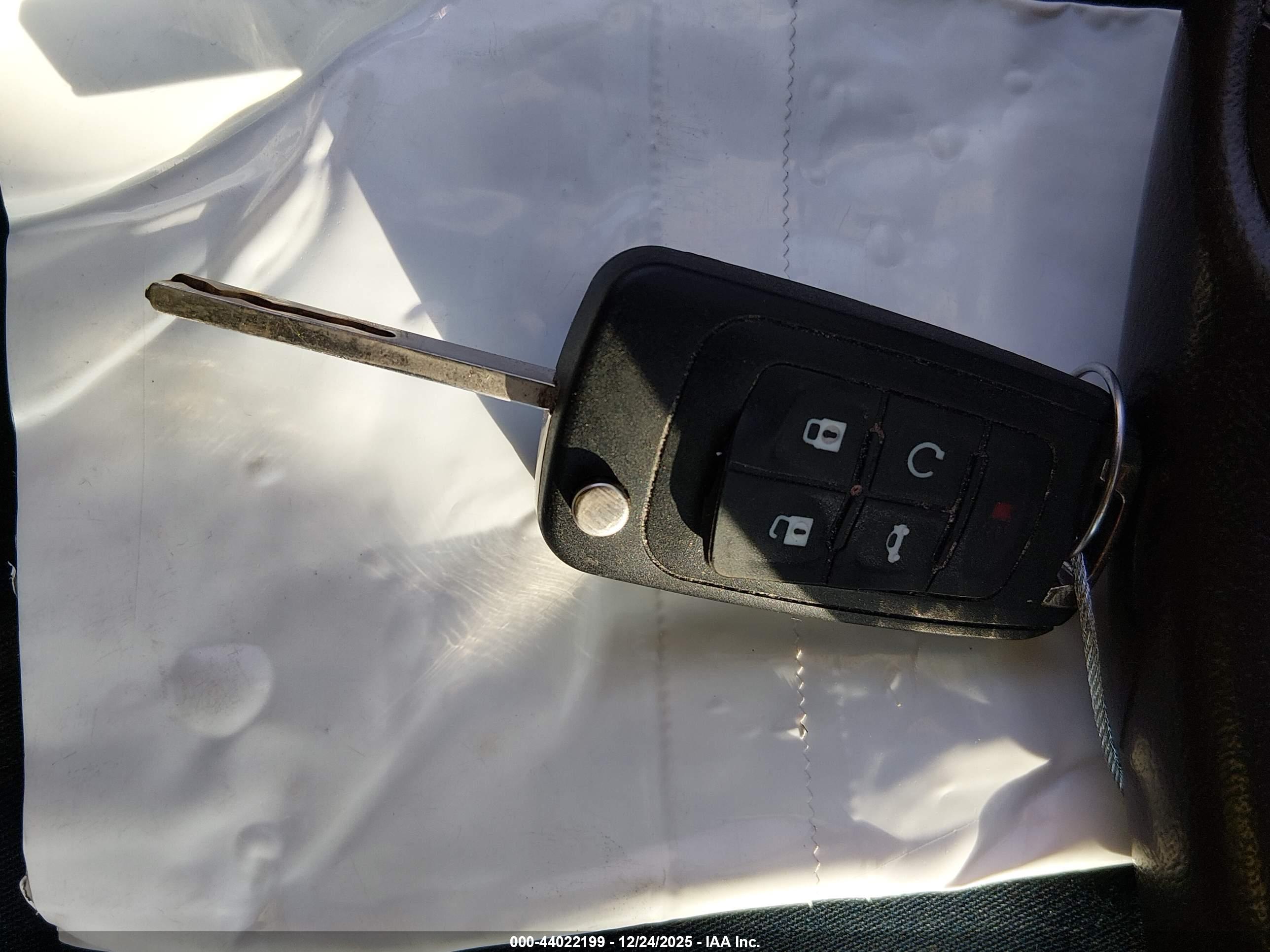 BUICK LACROSSE image 11