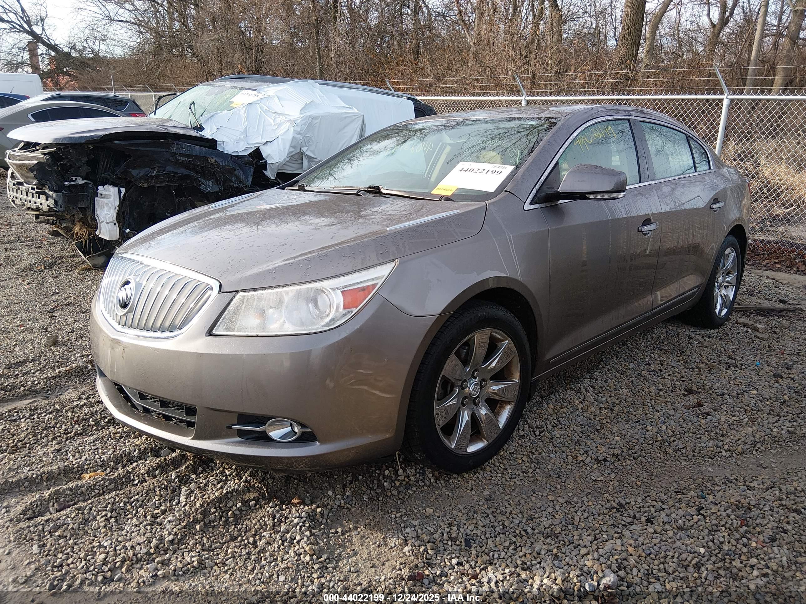 BUICK LACROSSE image 2