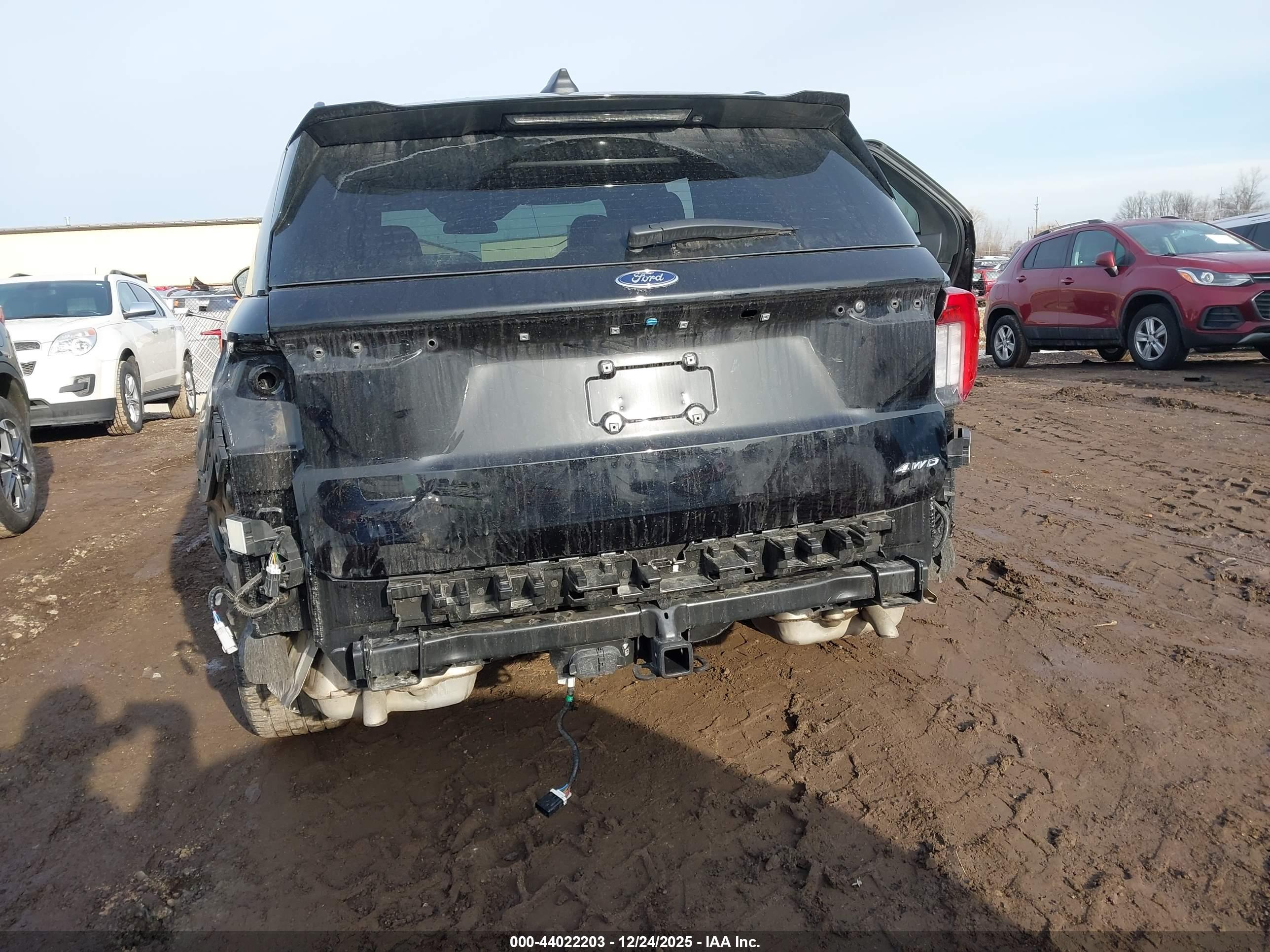 FORD EXPLORER image 6