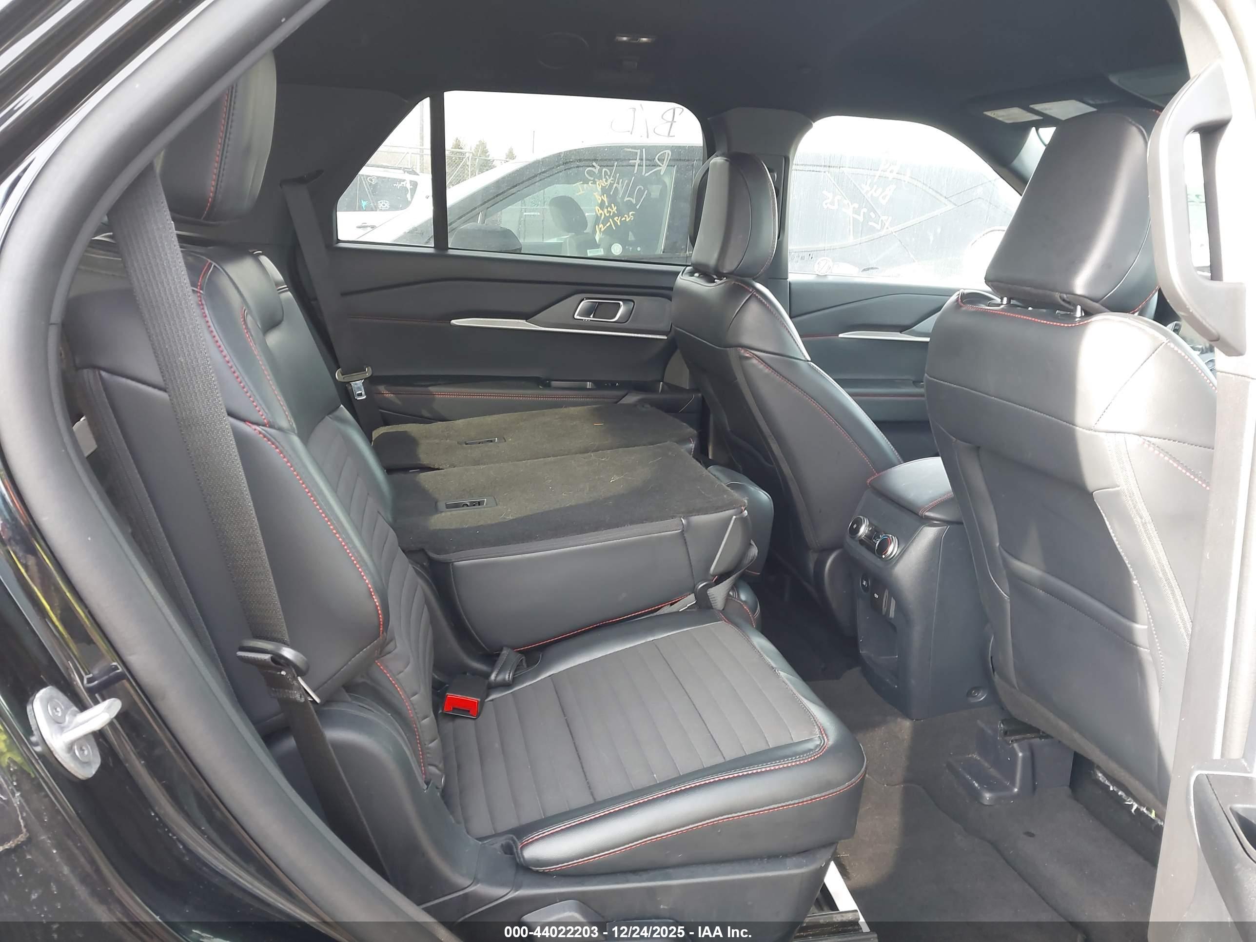FORD EXPLORER image 8