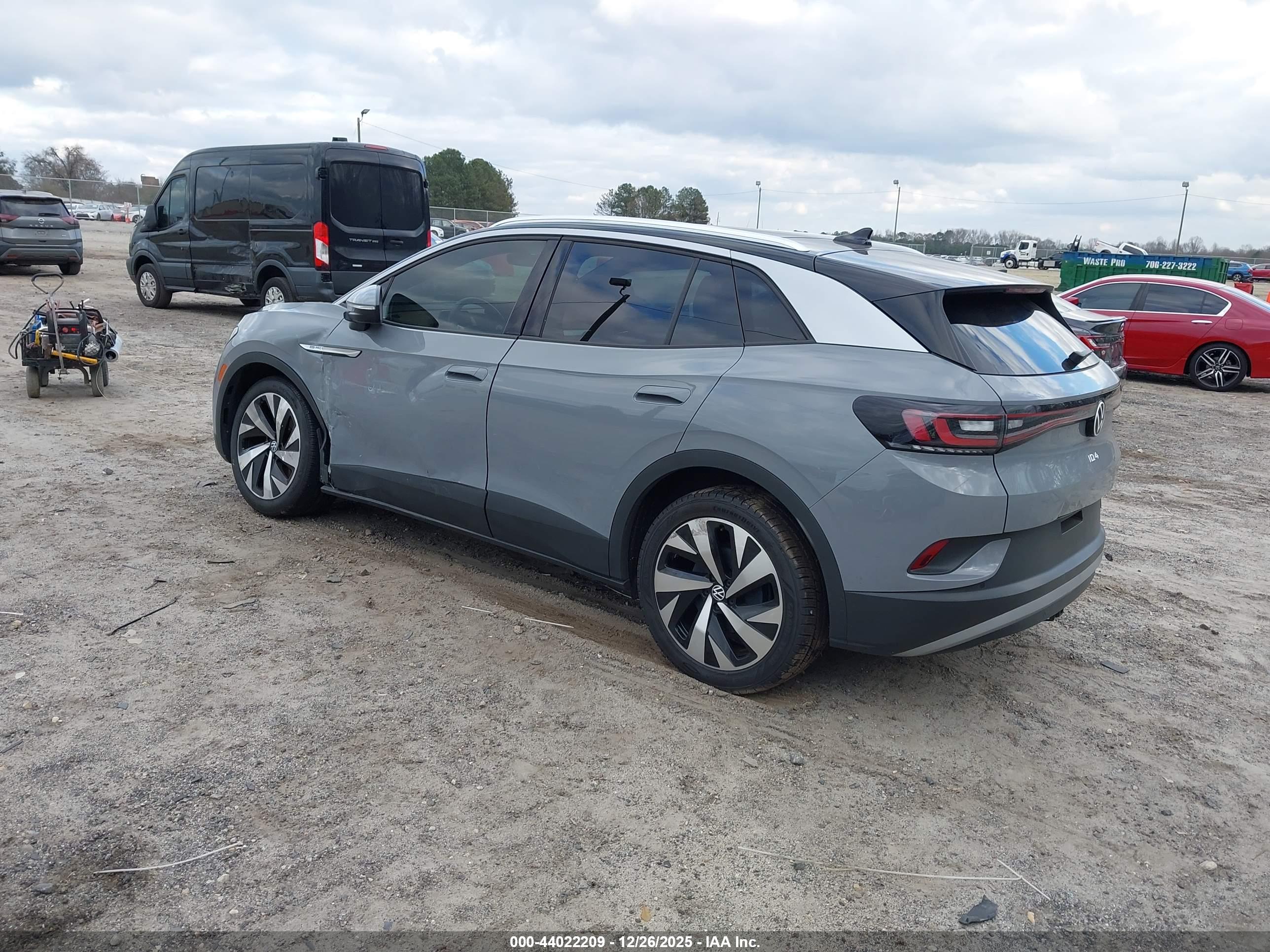 VOLKSWAGEN ID.4 image 3