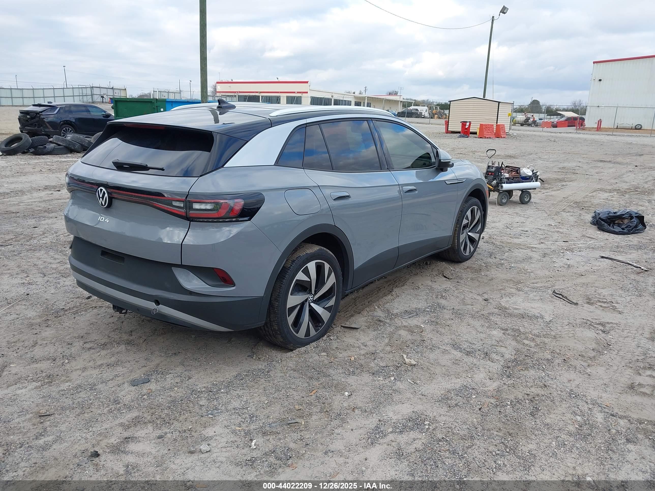 VOLKSWAGEN ID.4 image 4