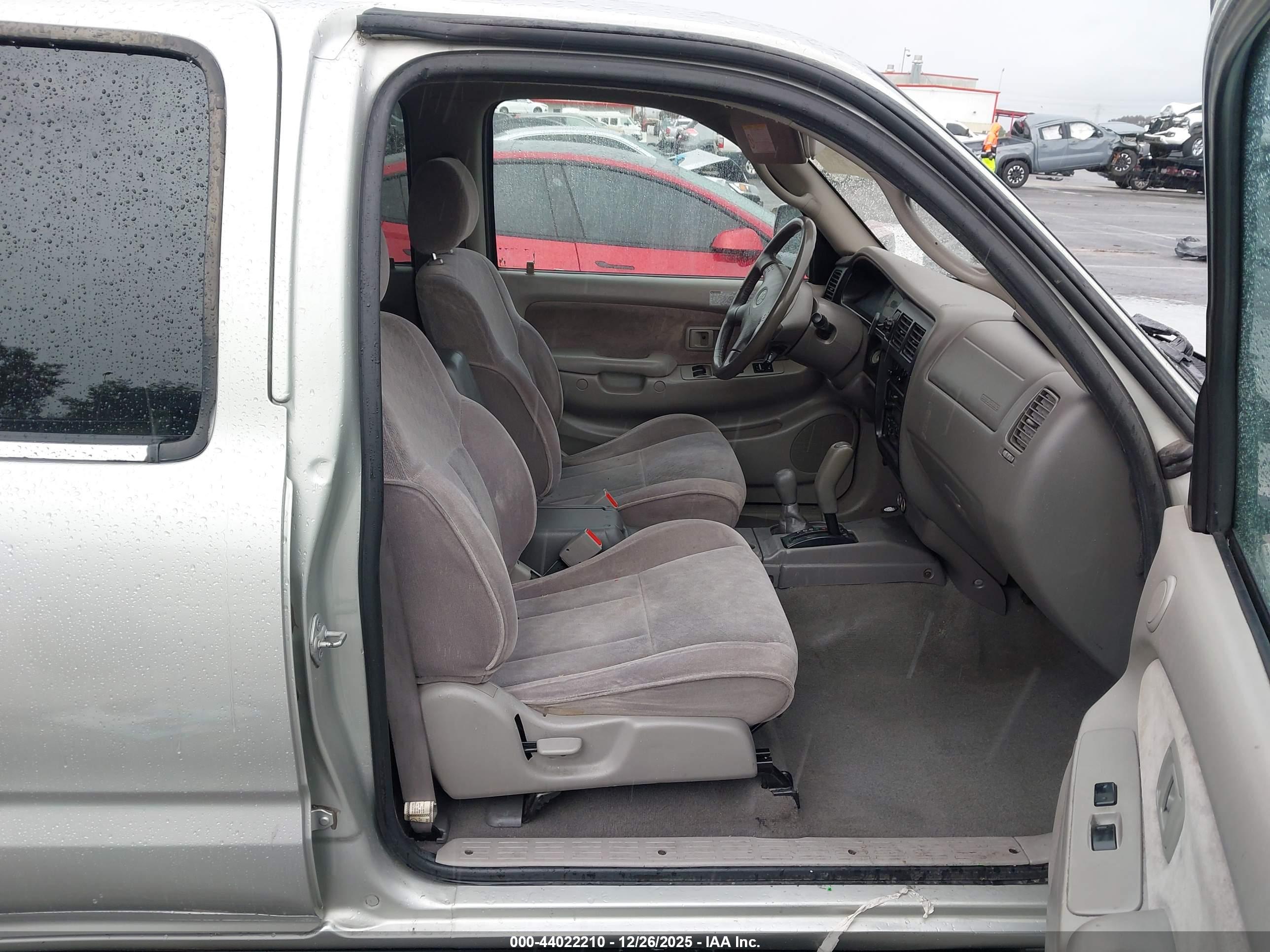 TOYOTA TACOMA image 5