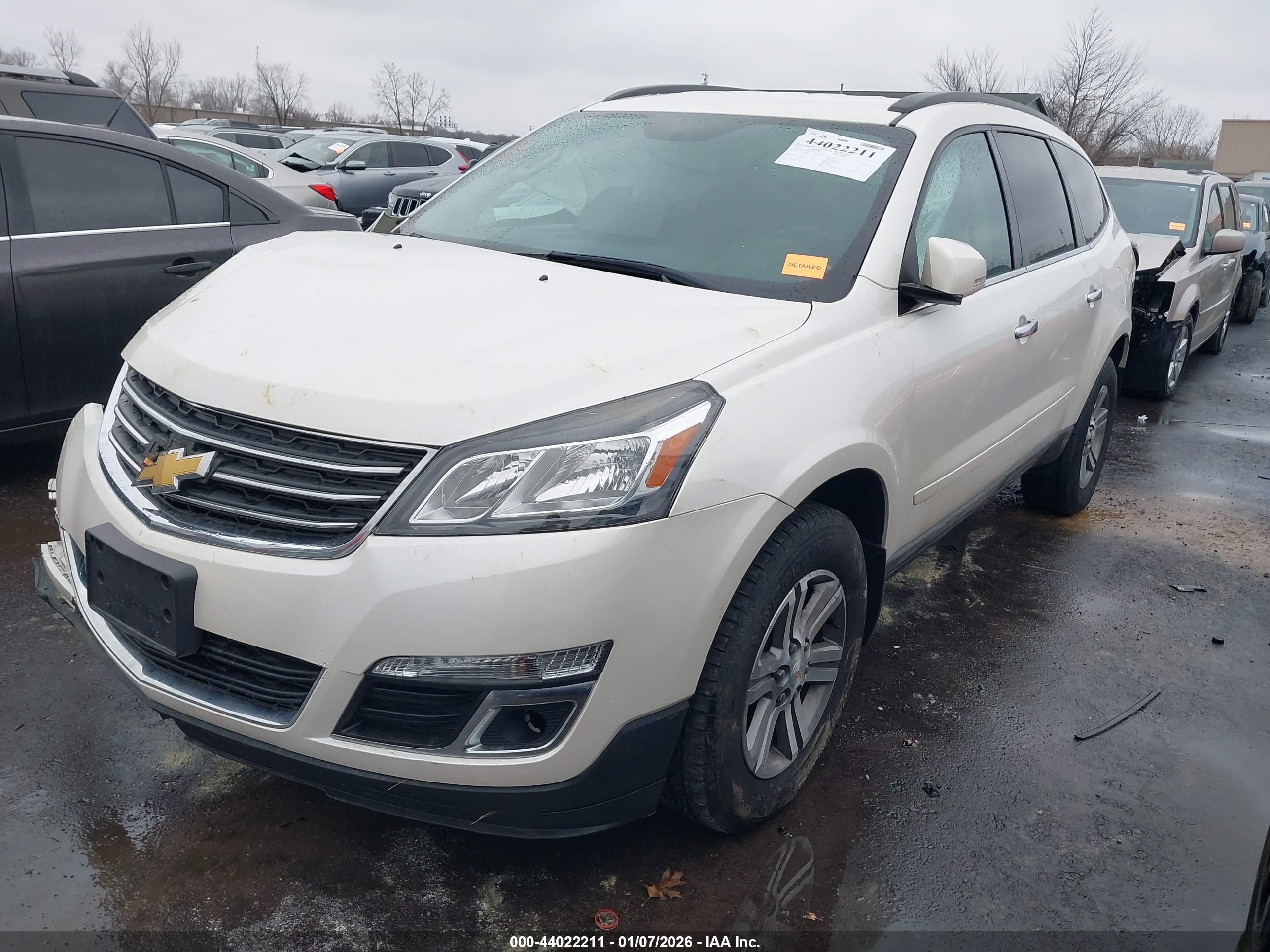 CHEVROLET TRAVERSE image 2