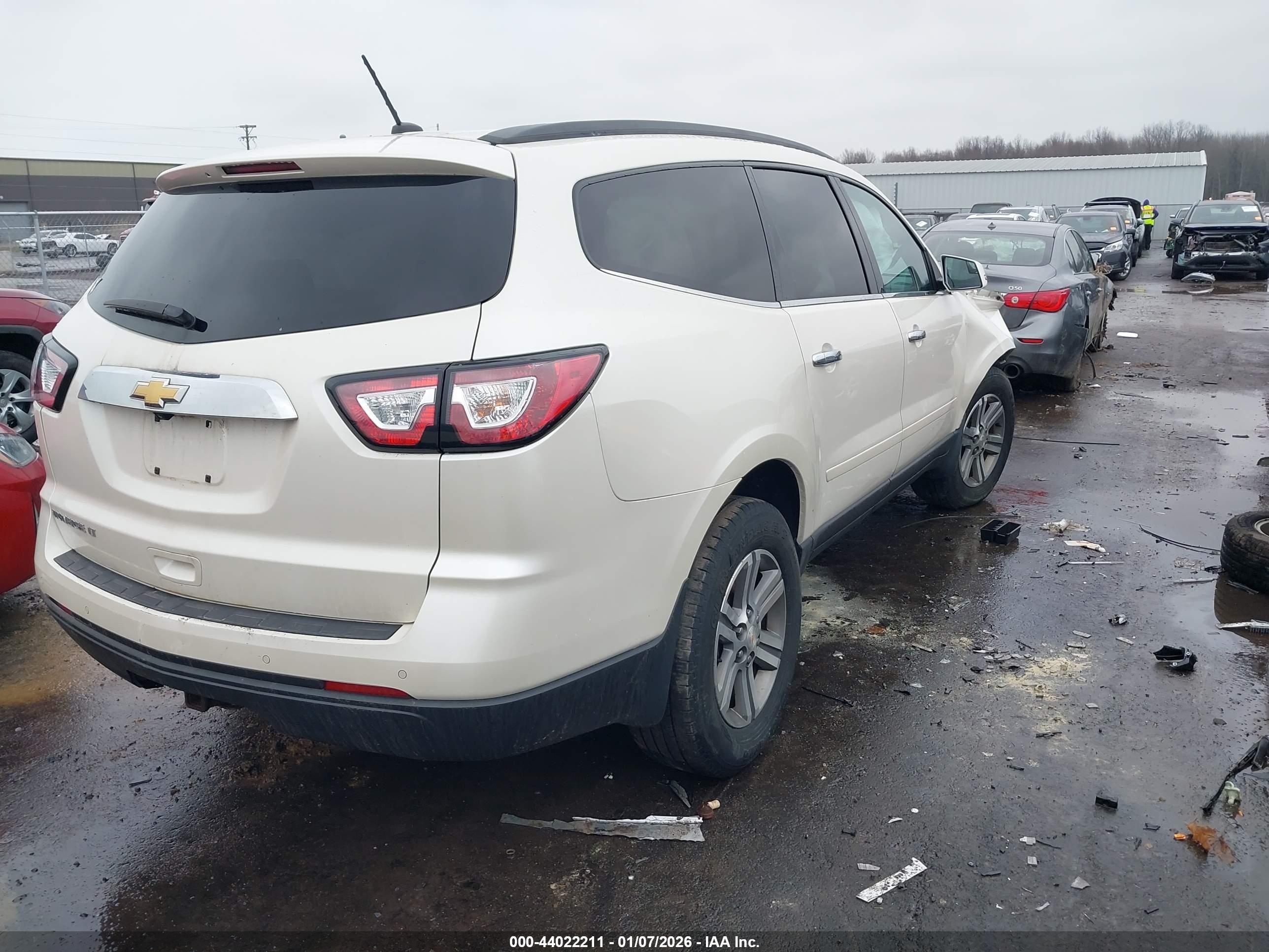 CHEVROLET TRAVERSE image 4