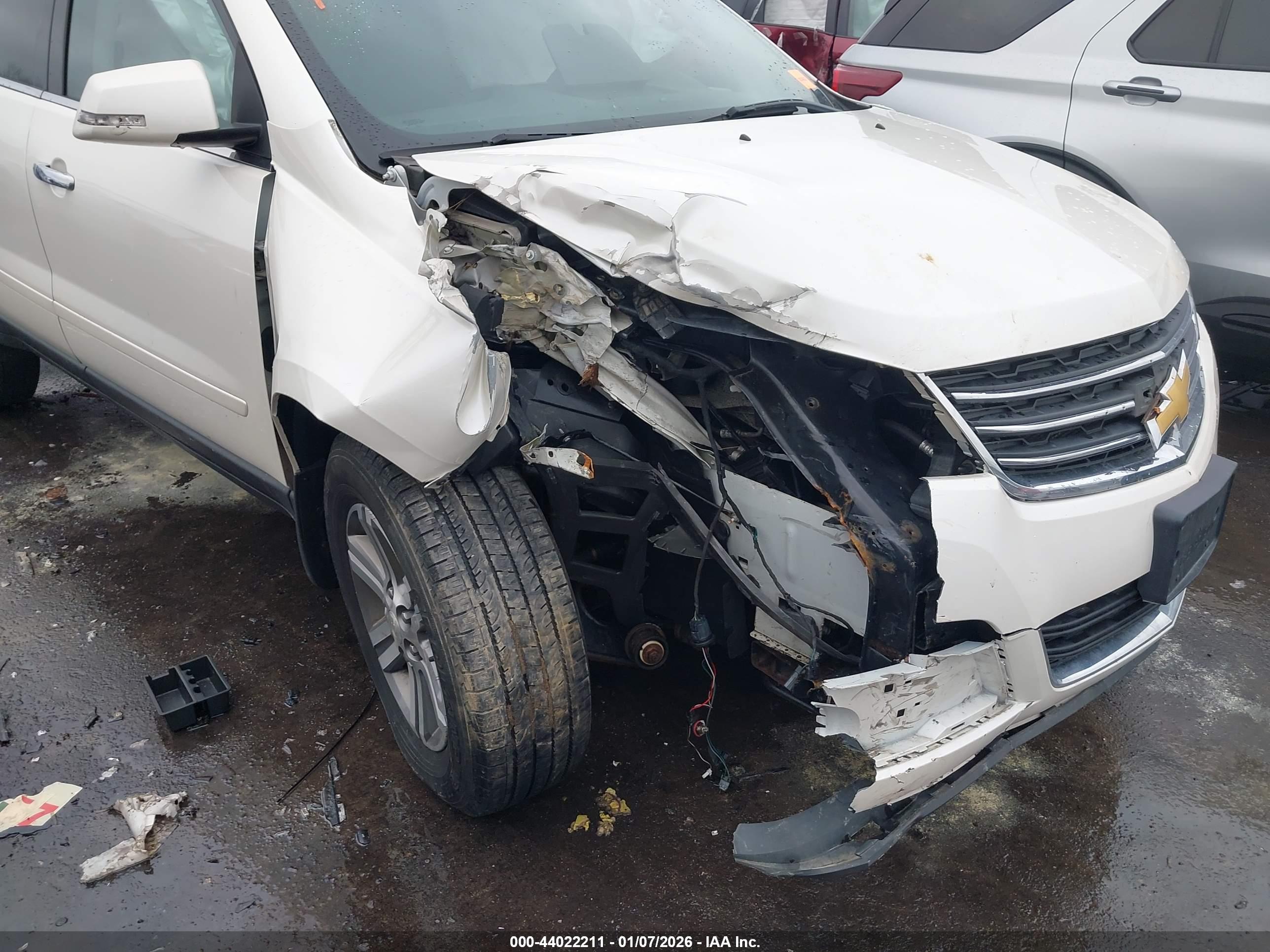 CHEVROLET TRAVERSE image 6