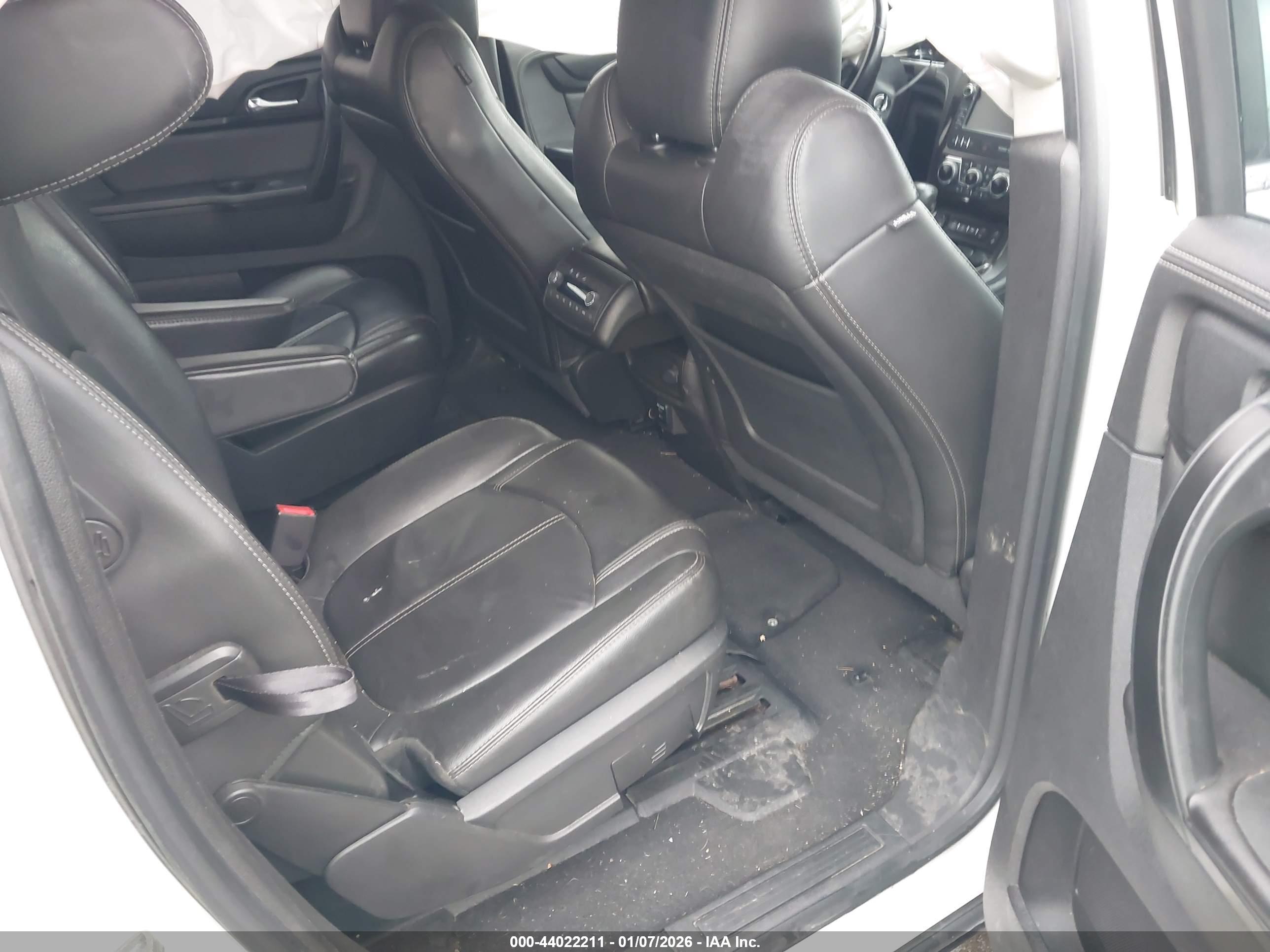 CHEVROLET TRAVERSE image 8
