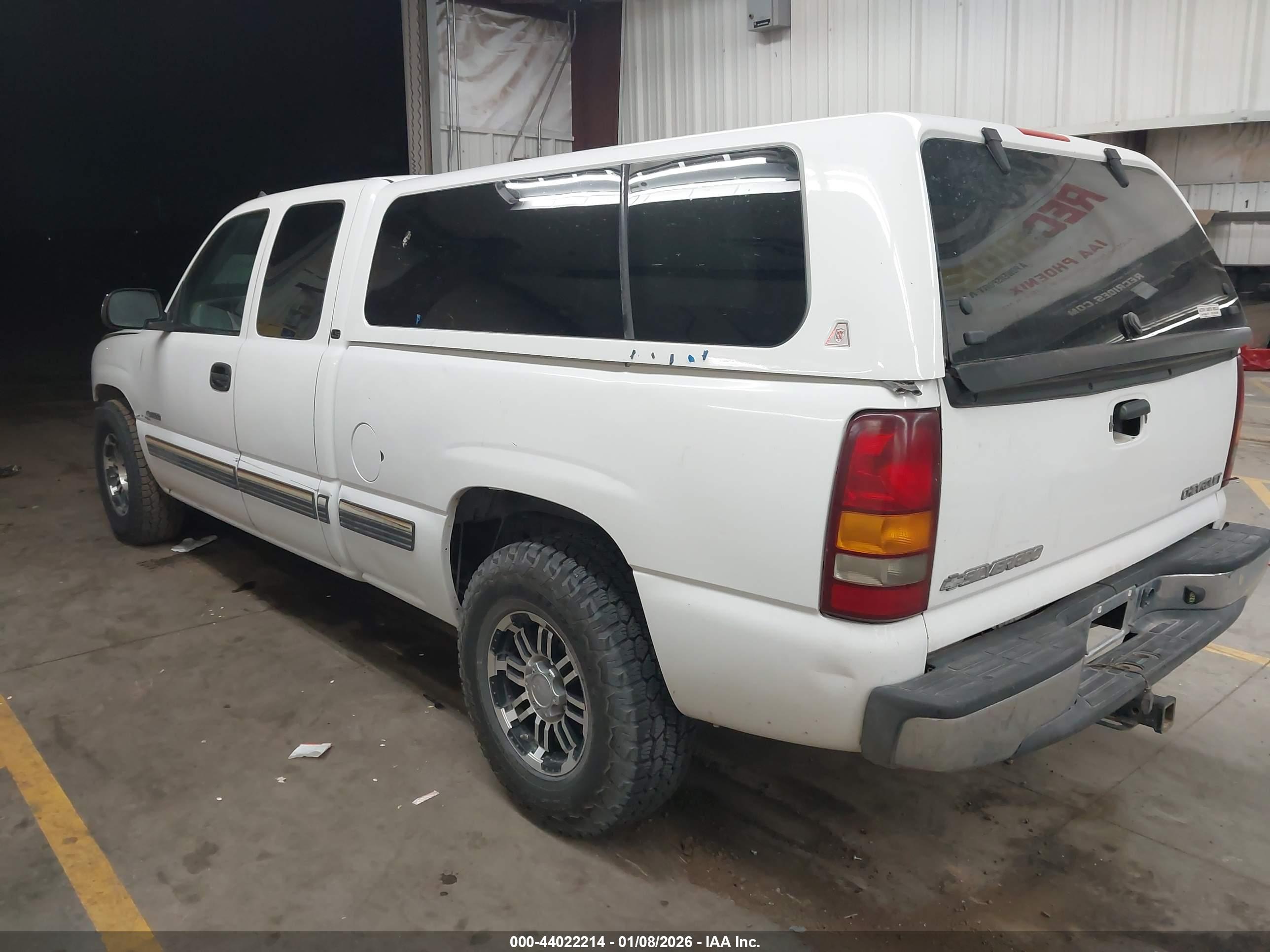 CHEVROLET SILVERADO image 3