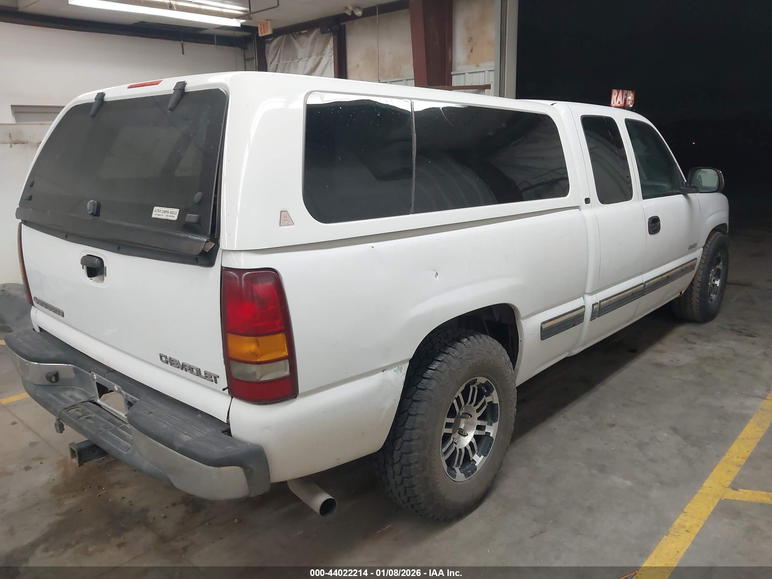 CHEVROLET SILVERADO image 4