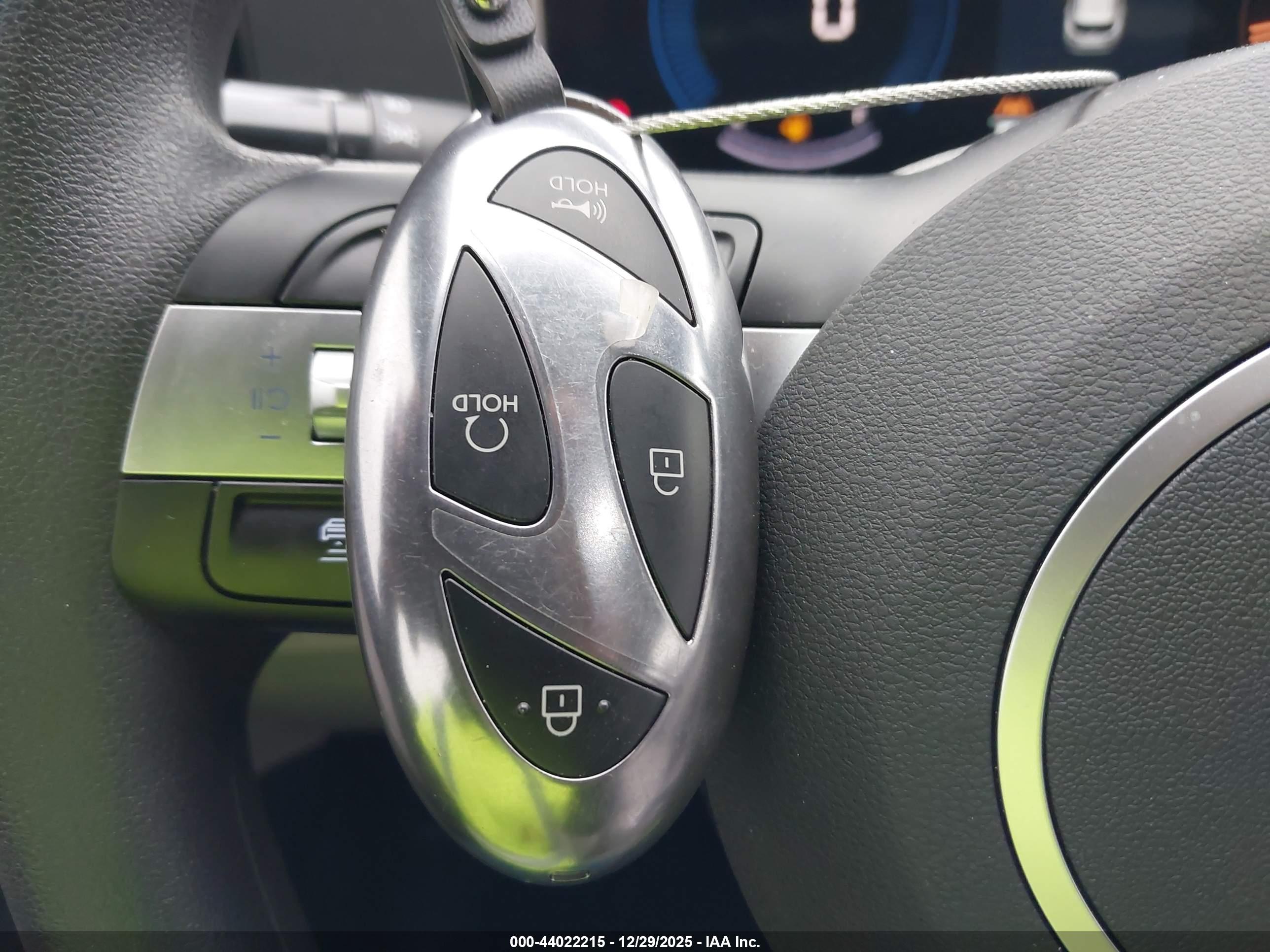 HYUNDAI TUCSON image 11