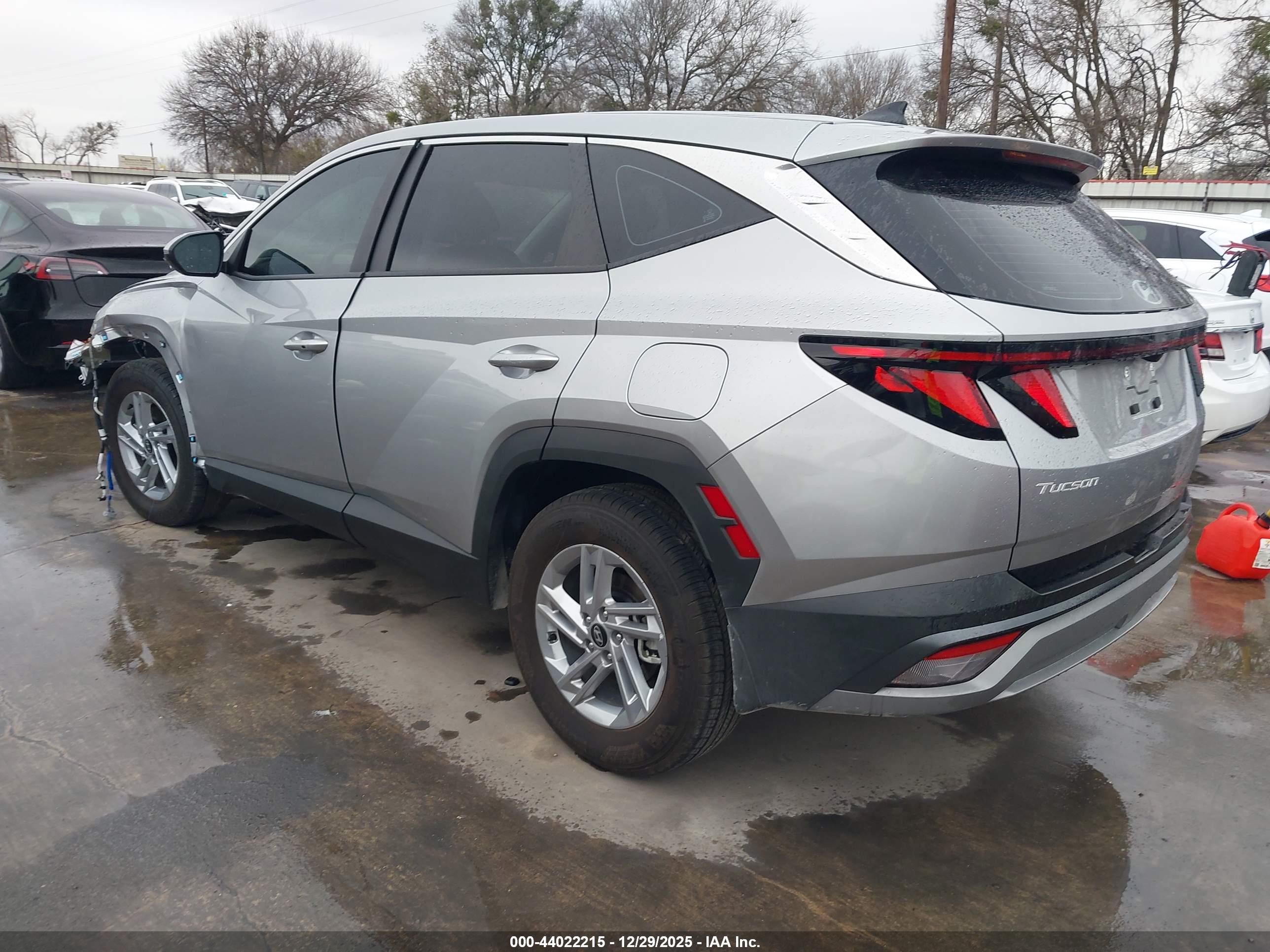 HYUNDAI TUCSON image 3
