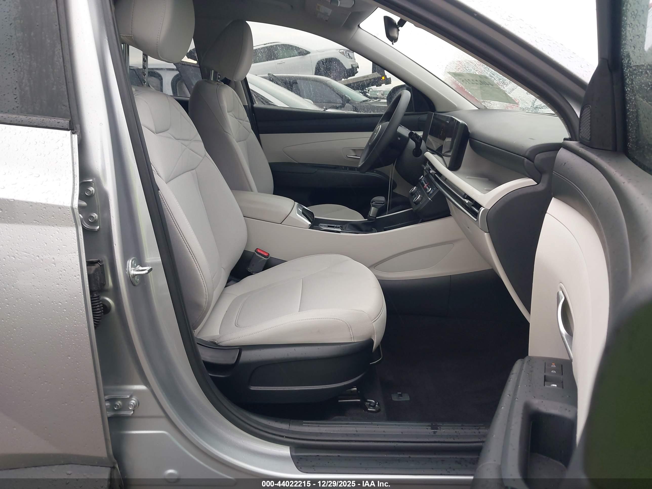 HYUNDAI TUCSON image 5