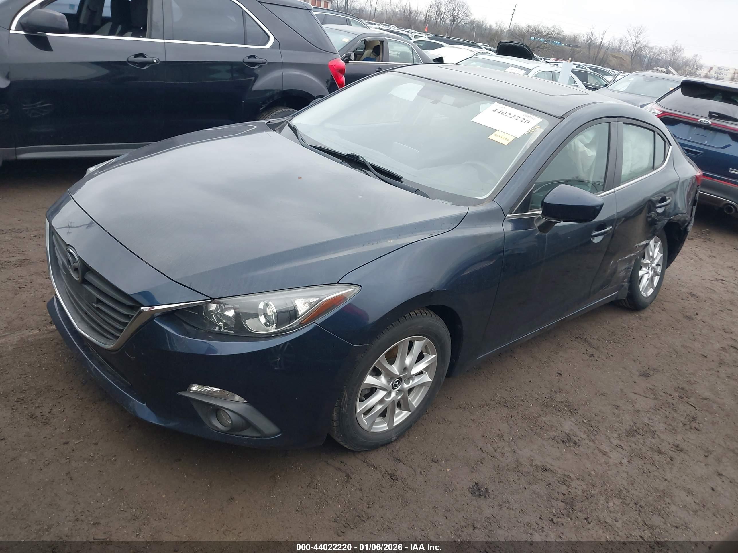 MAZDA MAZDA3 image 2