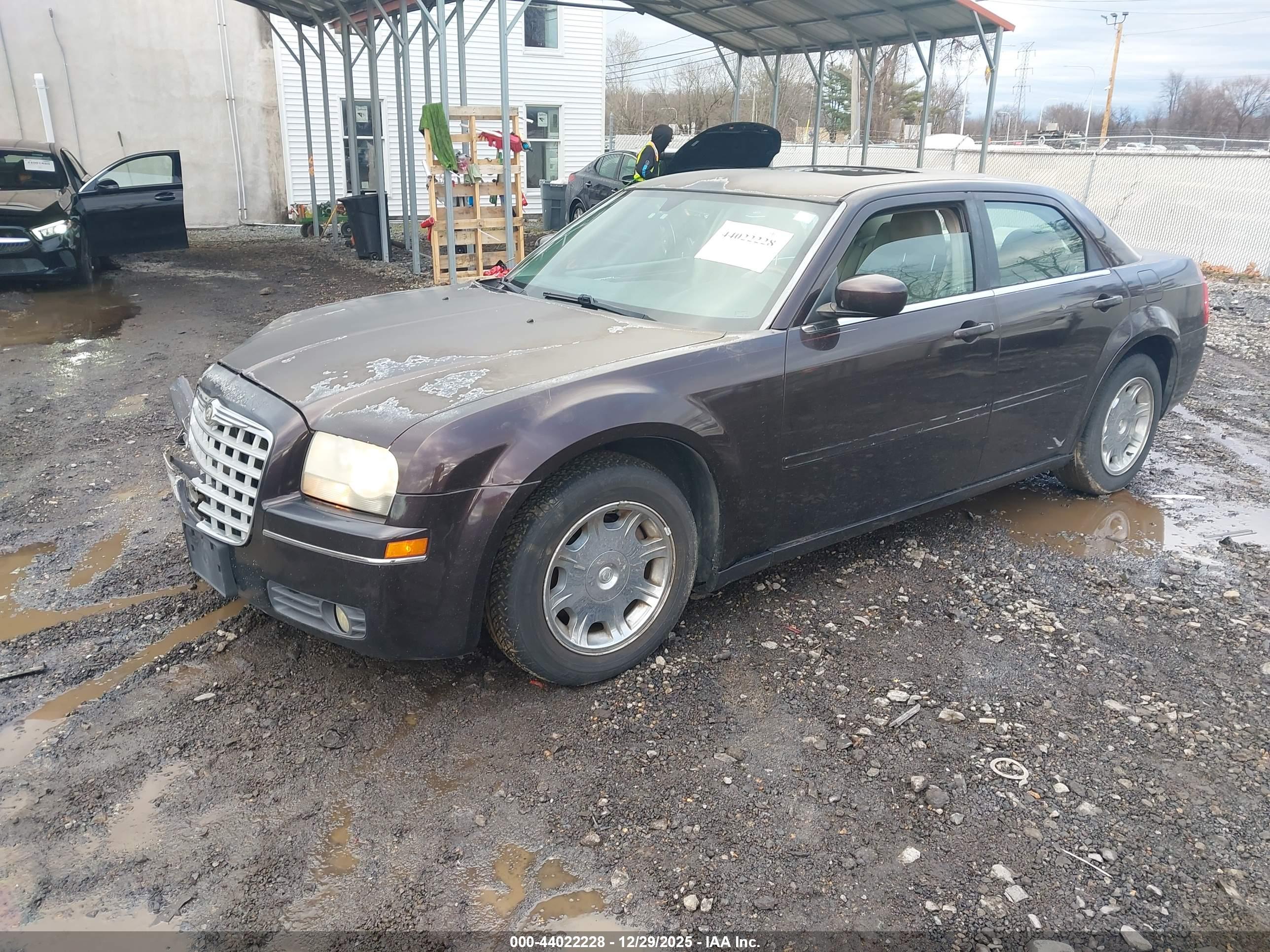 CHRYSLER 300 image 2