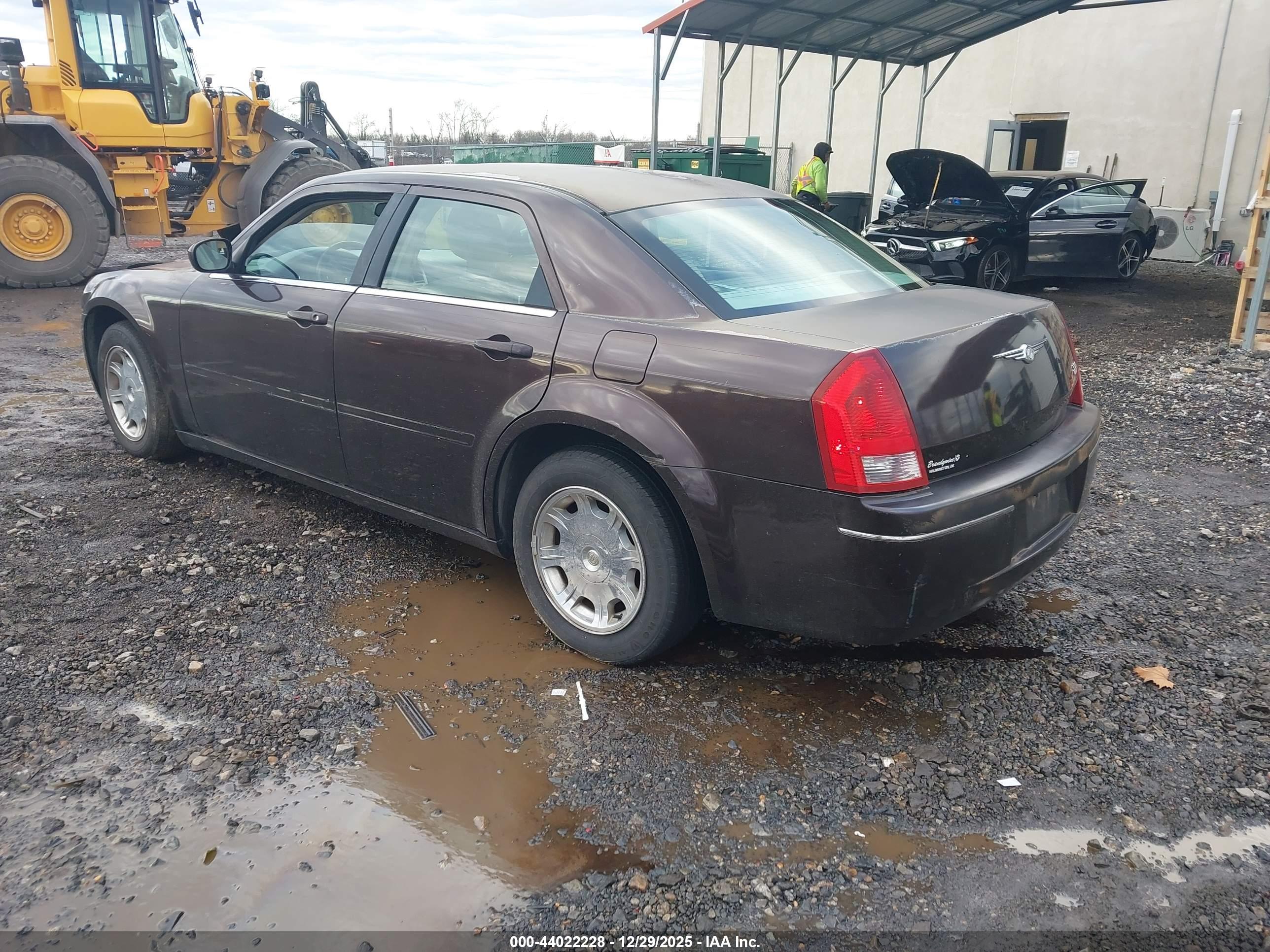 CHRYSLER 300 image 3