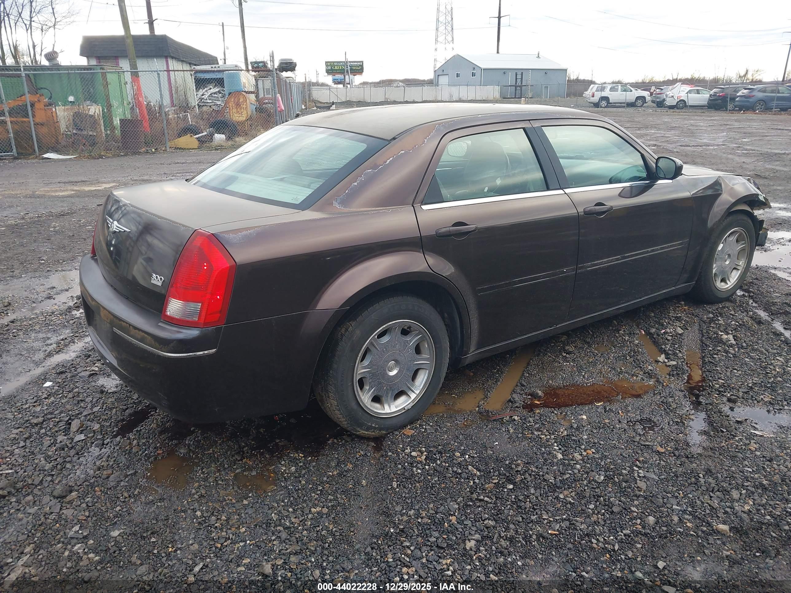 CHRYSLER 300 image 4