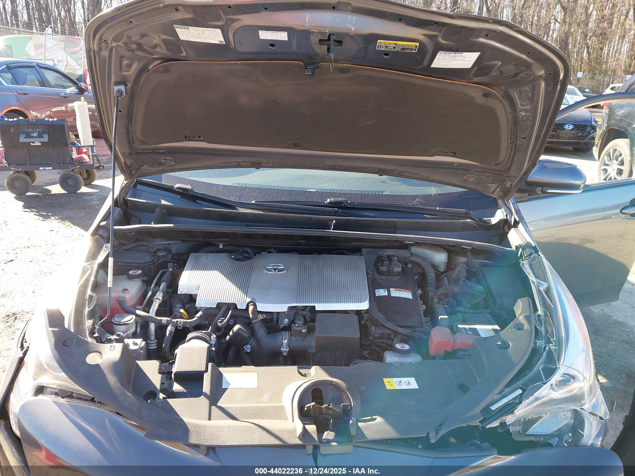 TOYOTA PRIUS image 10