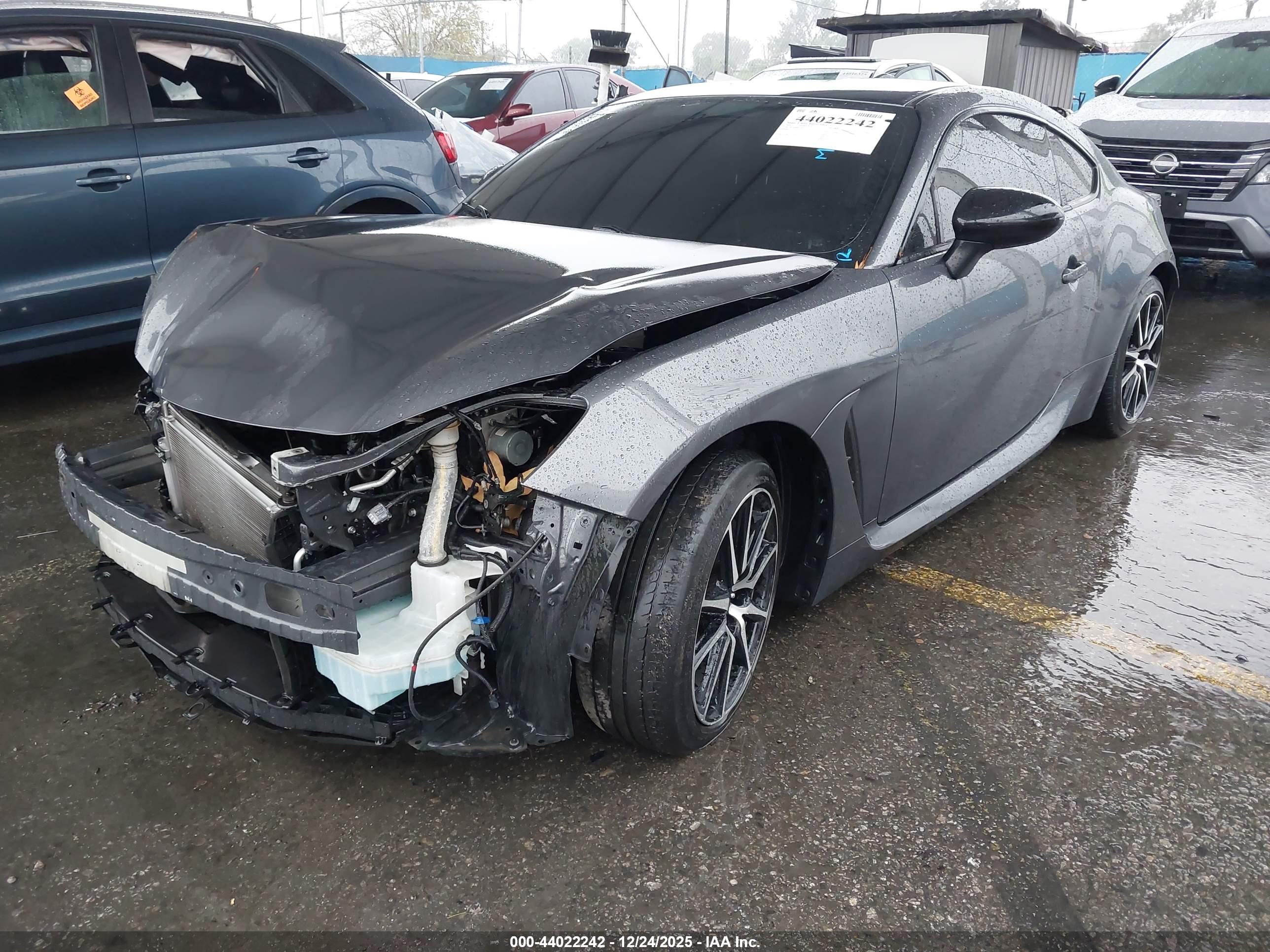 TOYOTA GR86 image 2