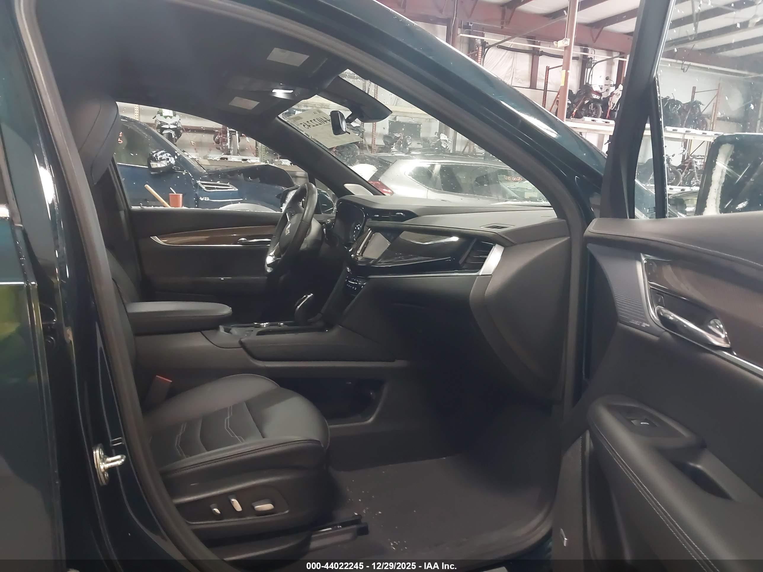 CADILLAC XT6 image 5