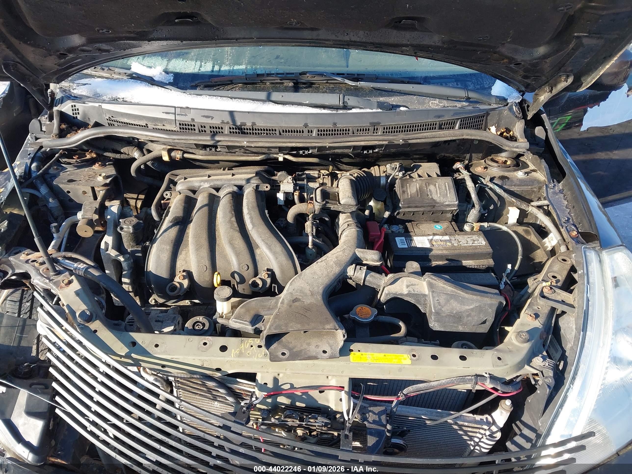 NISSAN VERSA image 10