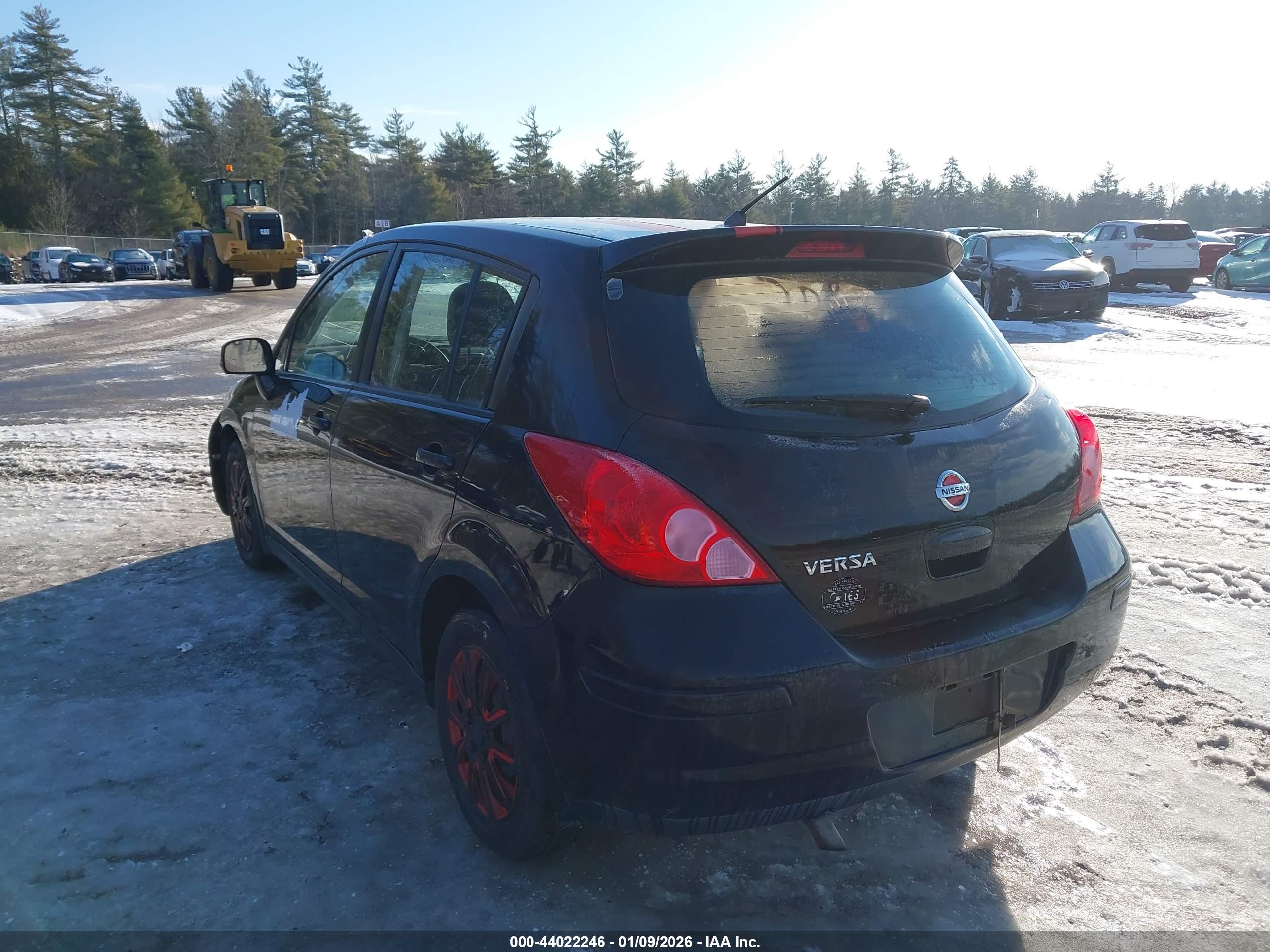 NISSAN VERSA image 3