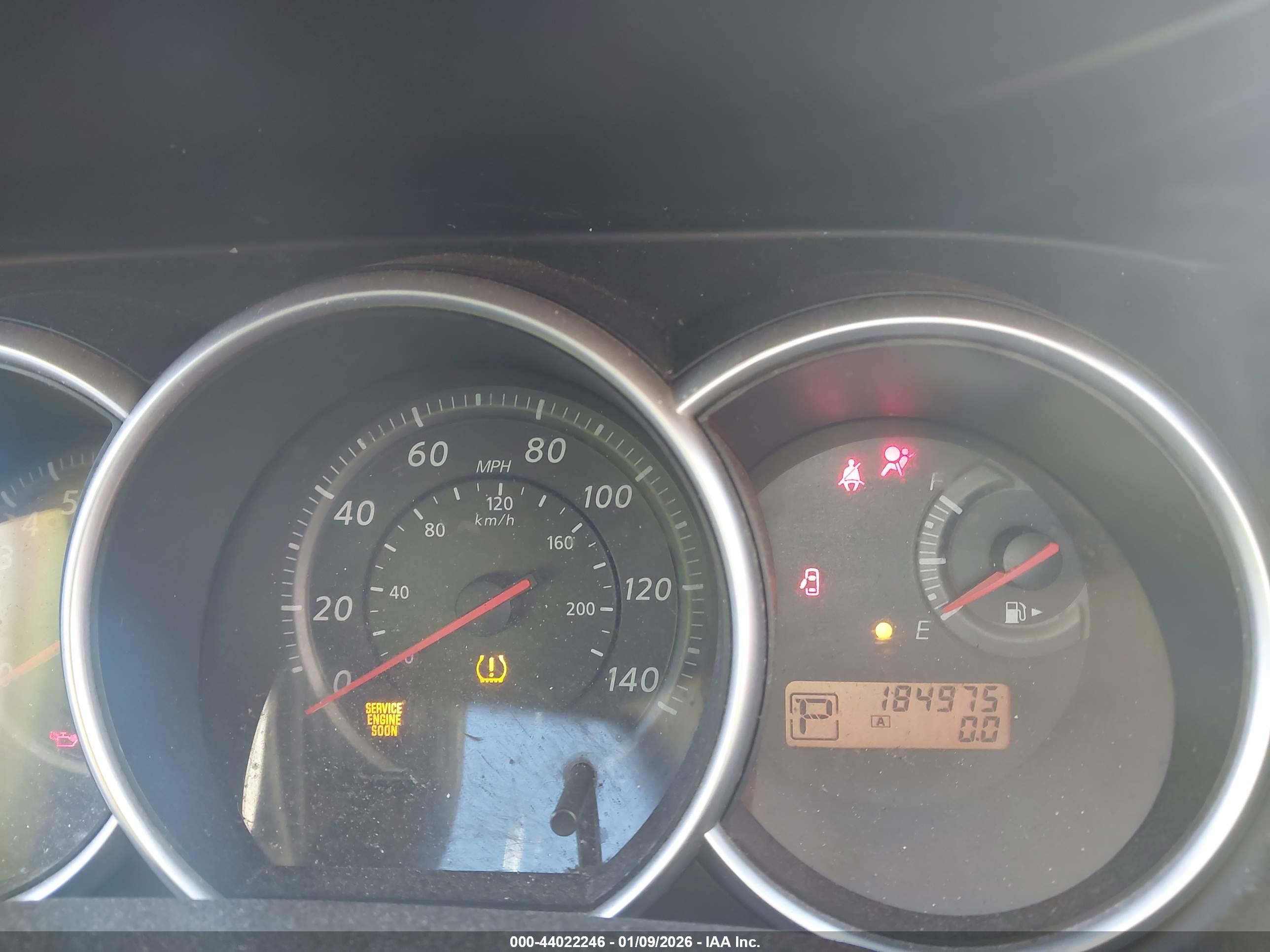 NISSAN VERSA image 7