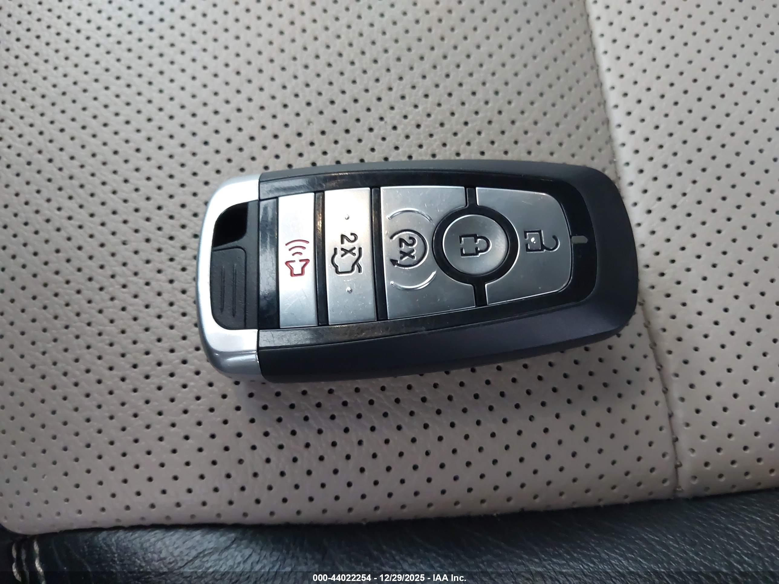 FORD ESCAPE image 11