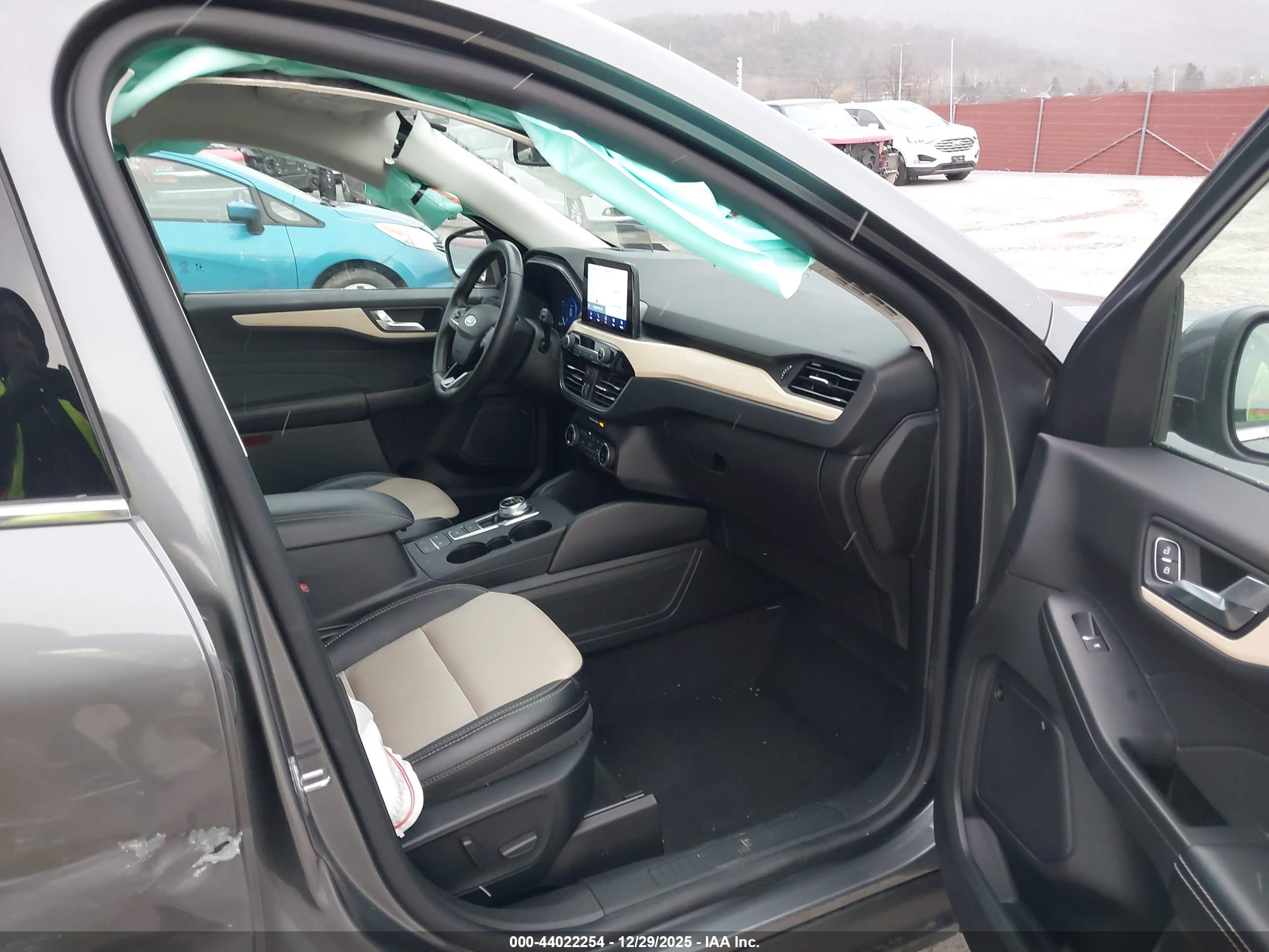 FORD ESCAPE image 5
